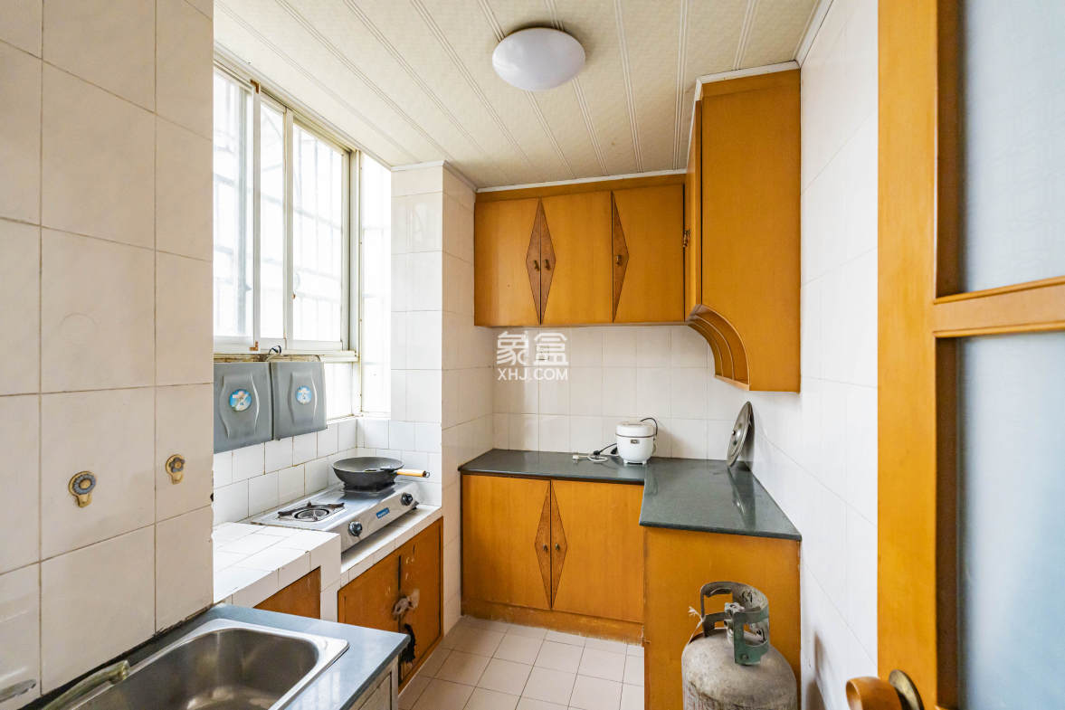 湘春路建行宿舍(佘家塘巷7号) 3室2厅2卫 90.0万 湘春路建行宿舍(佘家塘巷7号) 3室2厅2卫 90.0万厨房