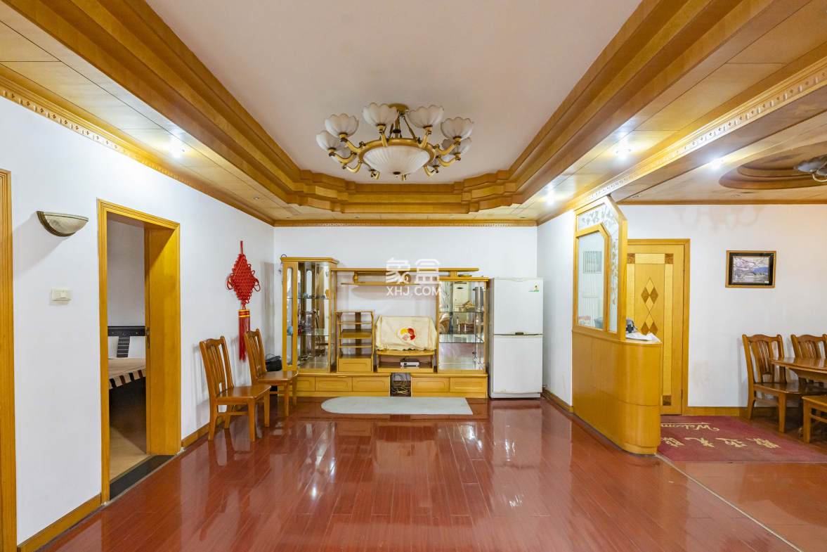 湘春路建行宿舍(佘家塘巷7号) 3室2厅2卫 90.0万 湘春路建行宿舍(佘家塘巷7号) 3室2厅2卫 90.0万客厅