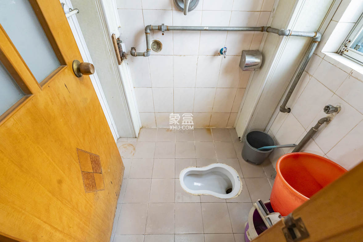 湘春路建行宿舍(佘家塘巷7号) 3室2厅2卫 90.0万 湘春路建行宿舍(佘家塘巷7号) 3室2厅2卫 90.0万卫生间