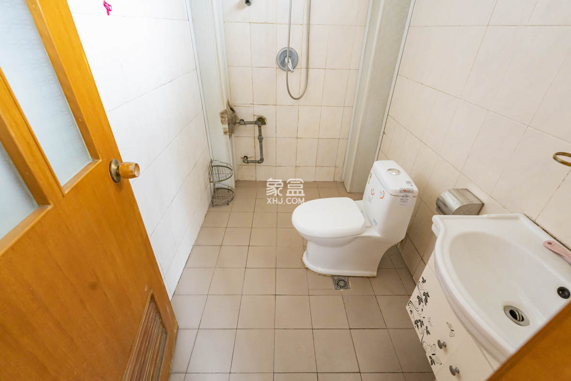 湘春路建行宿舍(佘家塘巷7号) 3室2厅2卫 90.0万 湘春路建行宿舍(佘家塘巷7号) 3室2厅2卫 90.0万卫生间