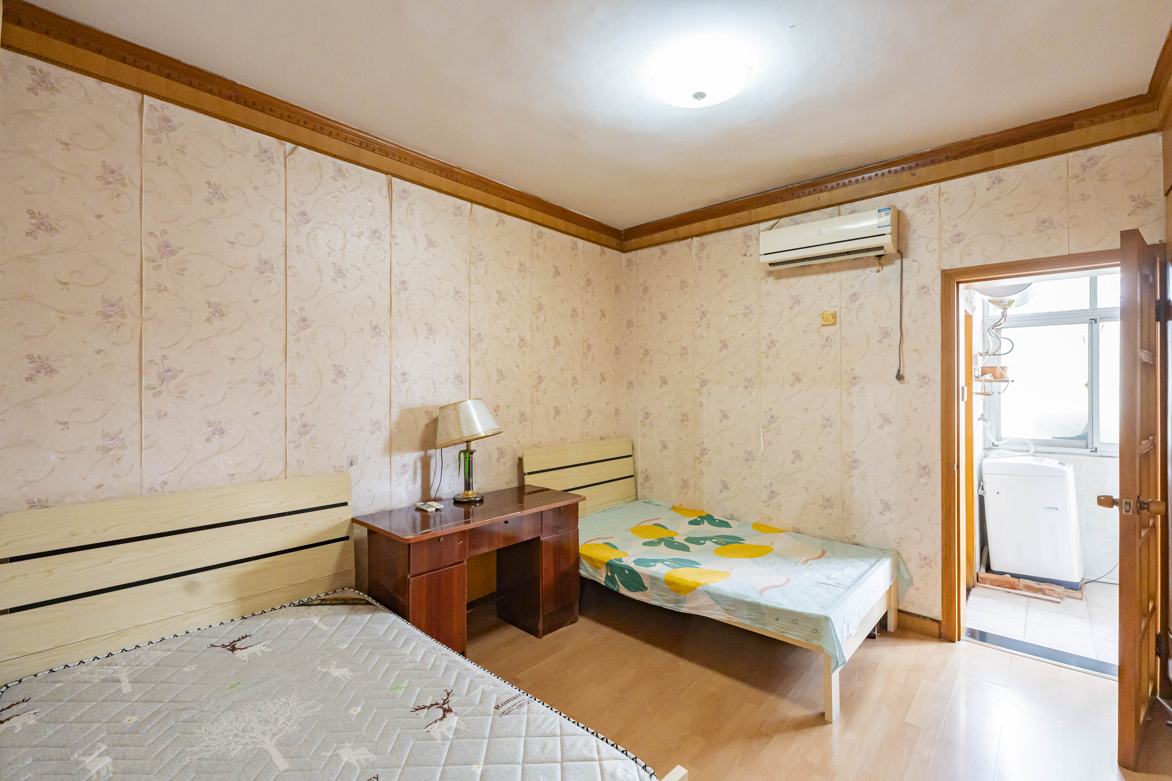 湘春路建行宿舍(佘家塘巷7号)  3室2厅2卫   98.00万卧室