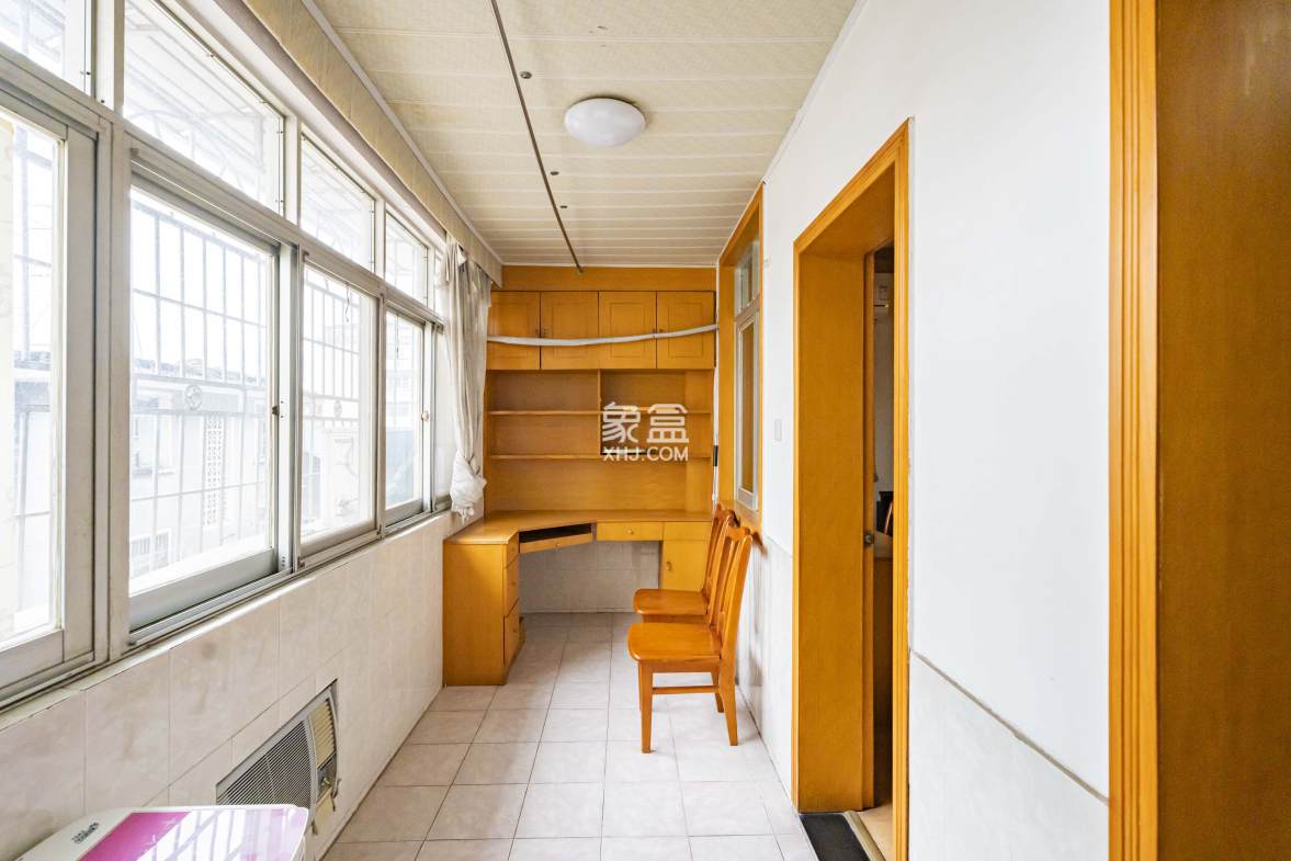 湘春路建行宿舍(佘家塘巷7号) 3室2厅2卫 90.0万 湘春路建行宿舍(佘家塘巷7号) 3室2厅2卫 90.0万阳台