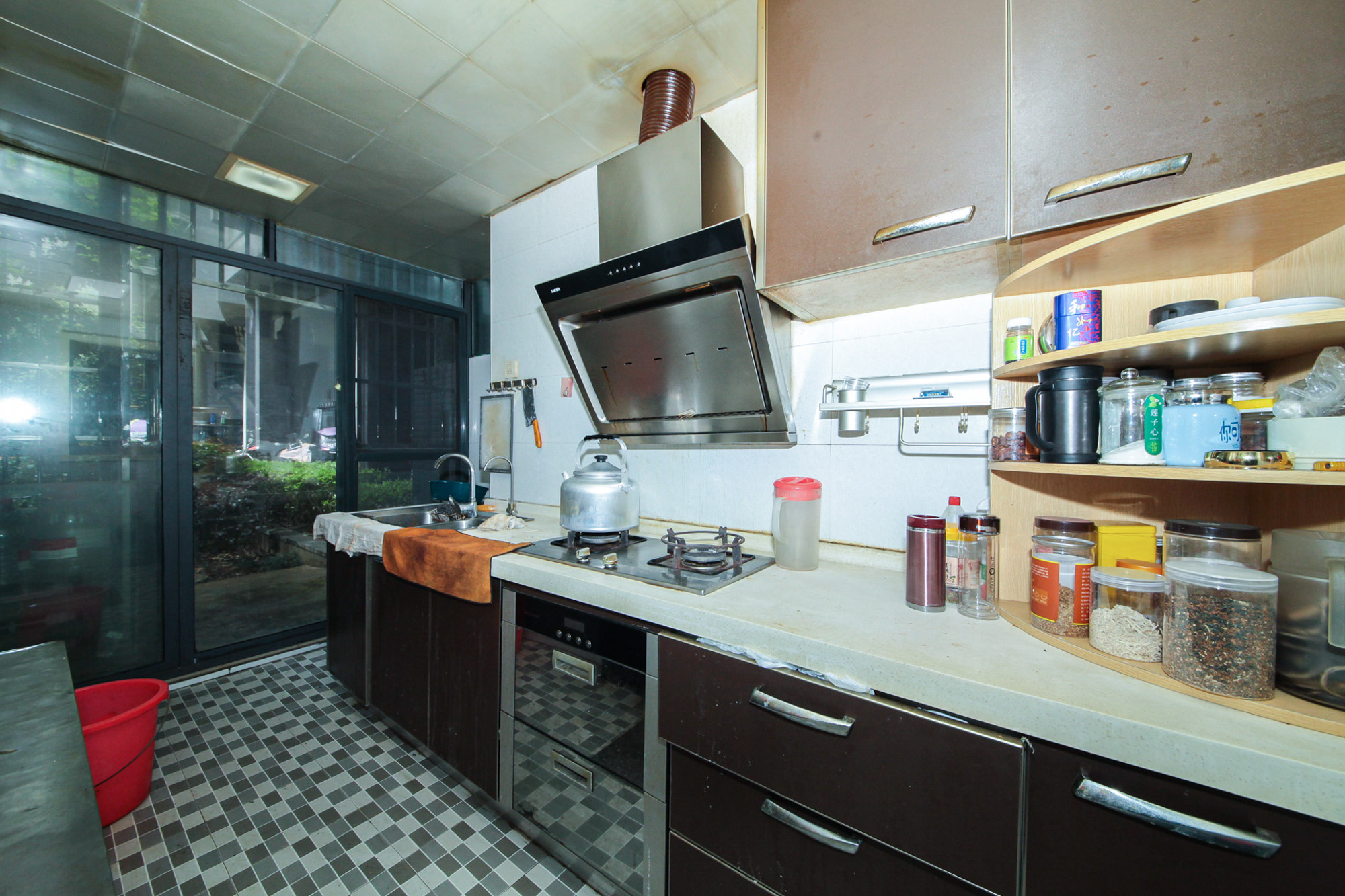 恒基凯旋门一二期  1室2厅1卫    64.0万 恒基凯旋门一二期  1室2厅1卫    64.0万厨房