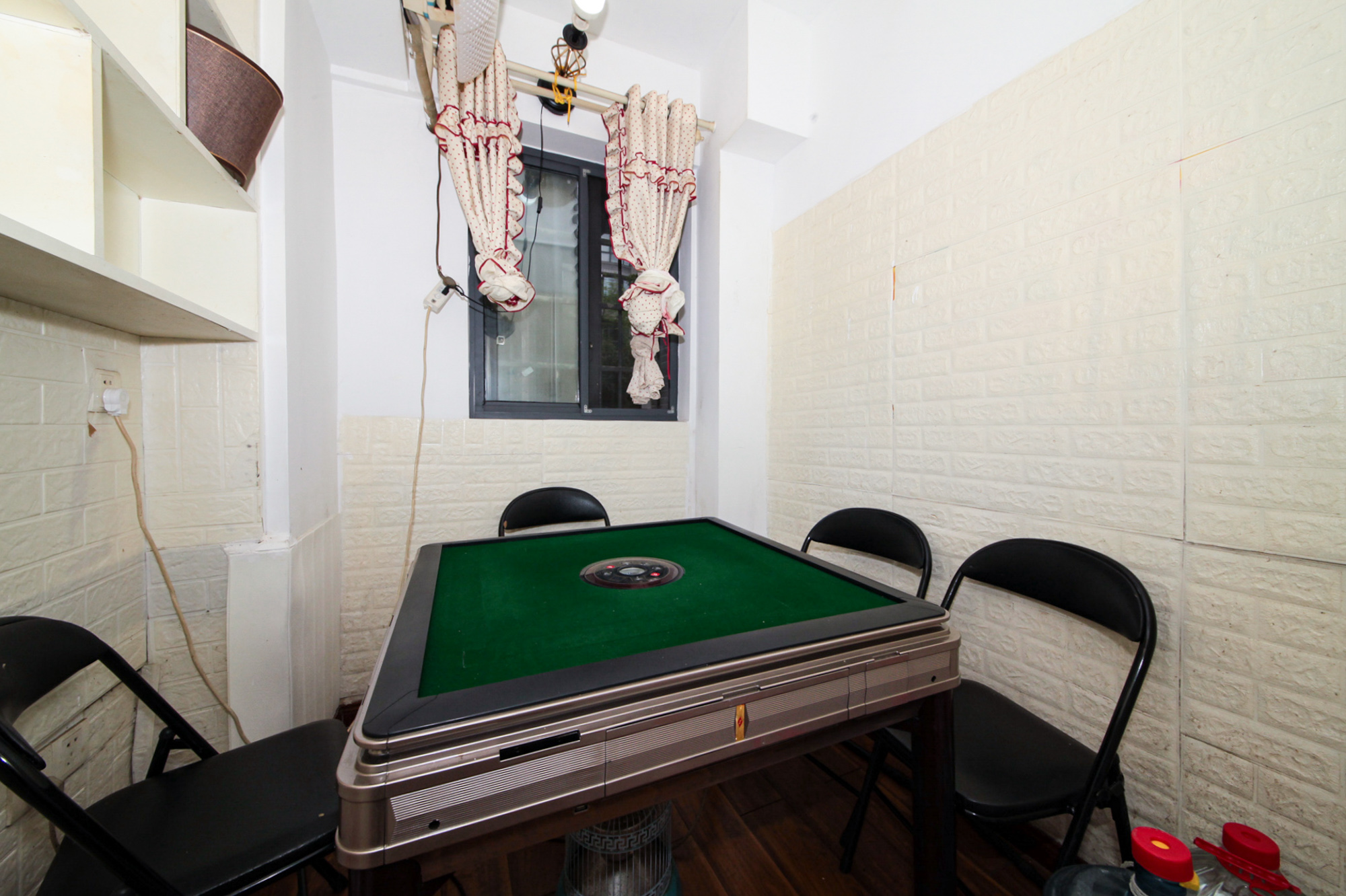 恒基凯旋门一二期  1室2厅1卫    64.0万 恒基凯旋门一二期  1室2厅1卫    64.0万卧室