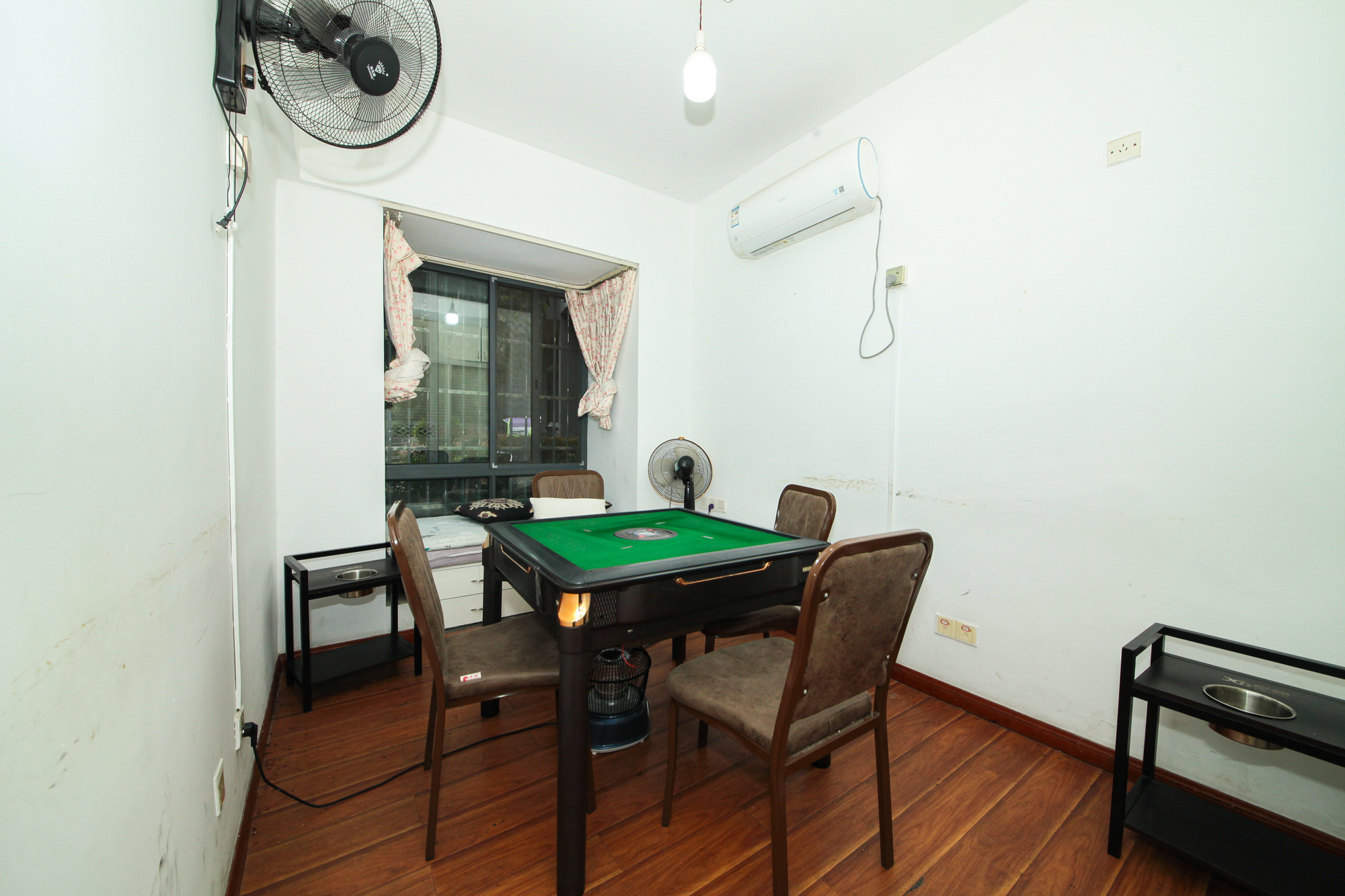 恒基凯旋门一二期  1室2厅1卫    64.0万 恒基凯旋门一二期  1室2厅1卫    64.0万卧室