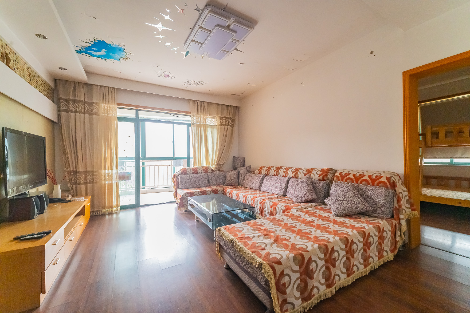 天和华城 3室2厅1卫 41.8万 天和华城 3室2厅1卫 41.8万客厅