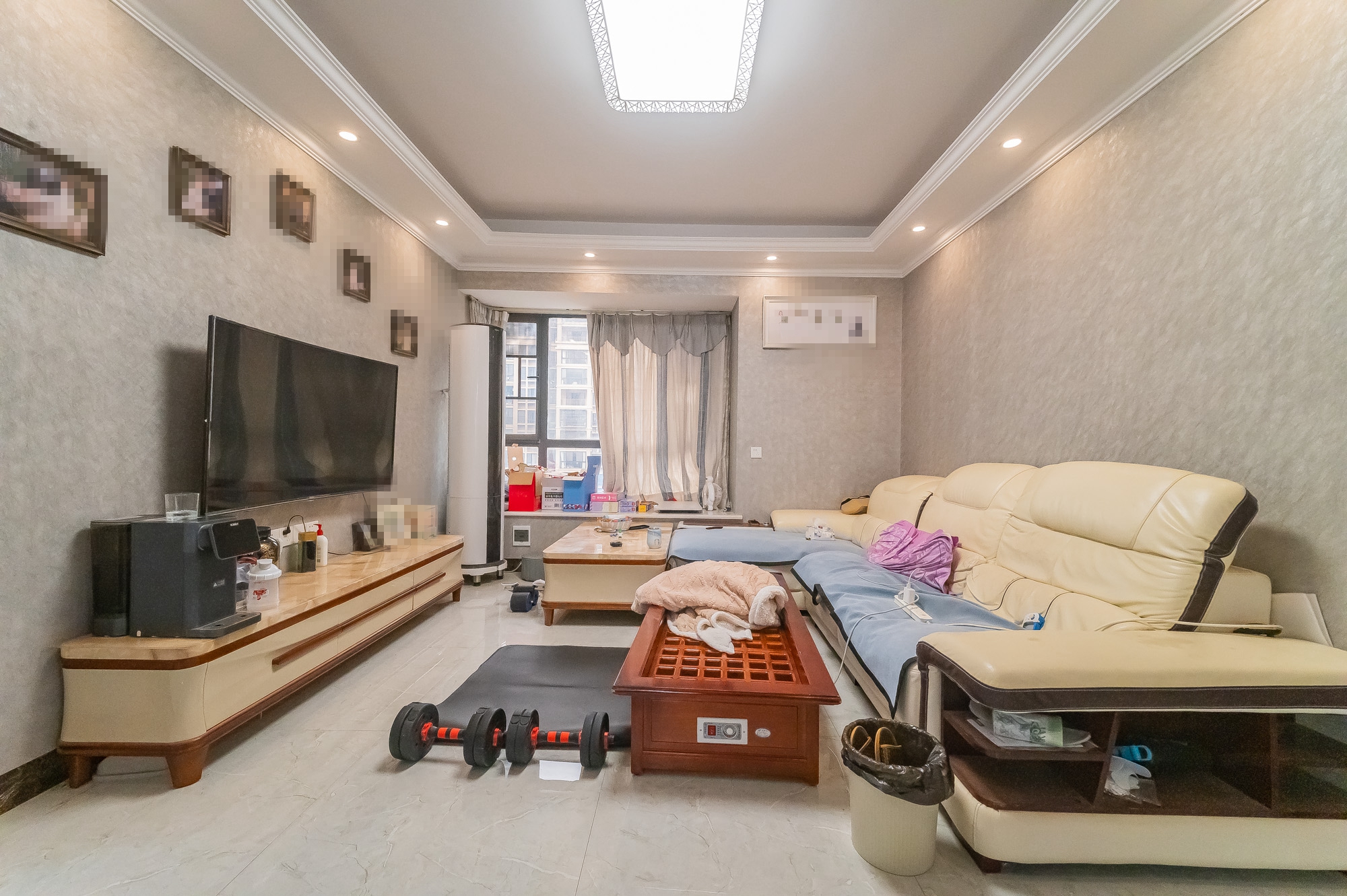 深业睿城 3室2厅2卫 82.0万 深业睿城 3室2厅2卫 82.0万客厅