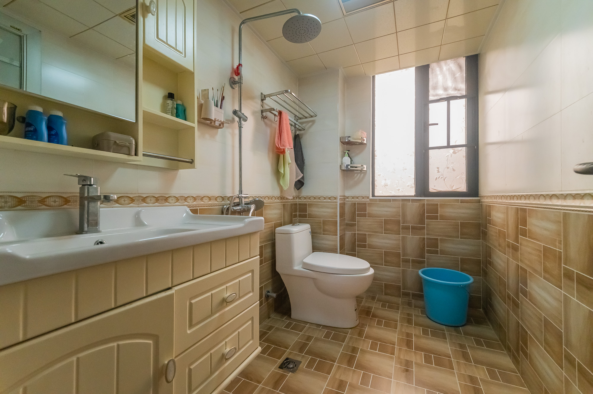 深业睿城 3室2厅2卫 82.0万 深业睿城 3室2厅2卫 82.0万卫生间