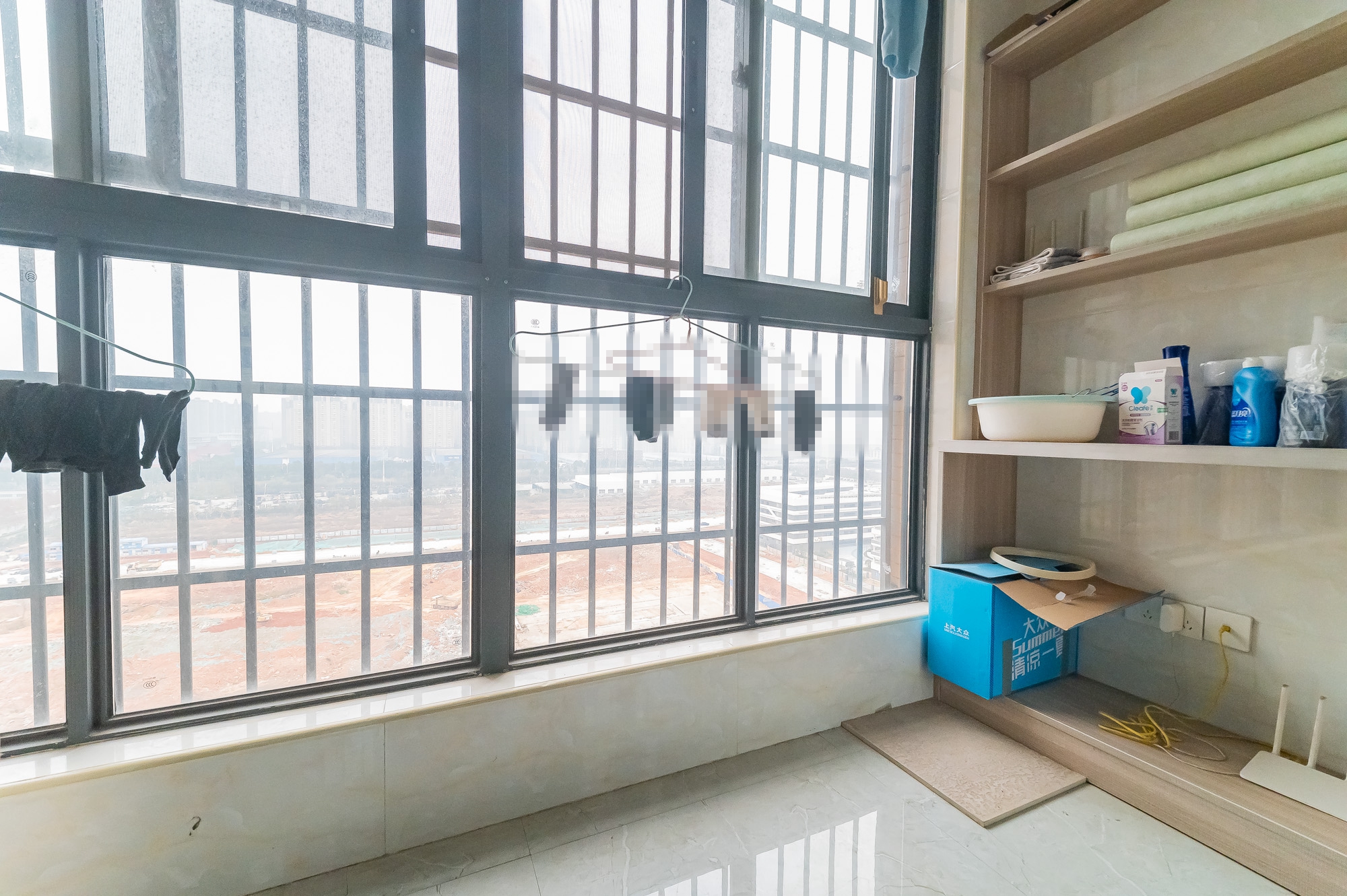 深业睿城 3室2厅2卫 82.0万 深业睿城 3室2厅2卫 82.0万阳台