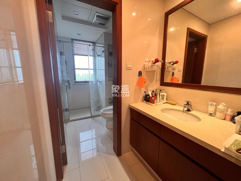 晋合湘水湾一期 3室2厅2卫 3200.0元/月 晋合湘水湾一期 3室2厅2卫 3200.0元/月室内图