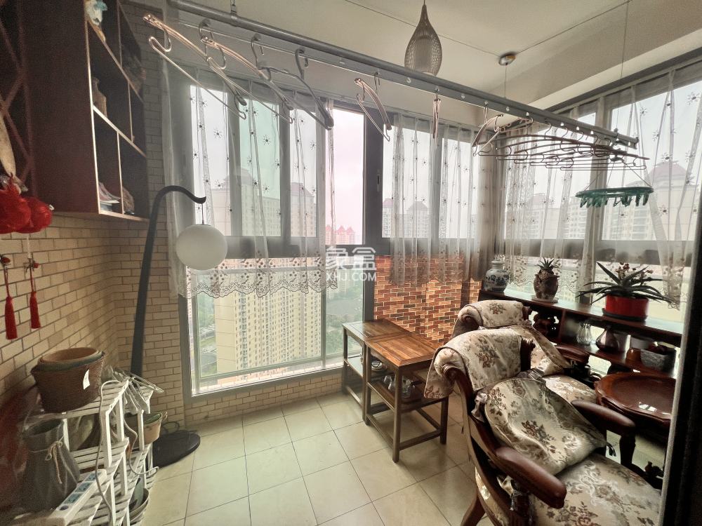 晋合湘水湾一期 3室2厅2卫 3200.0元/月 晋合湘水湾一期 3室2厅2卫 3200.0元/月室内图