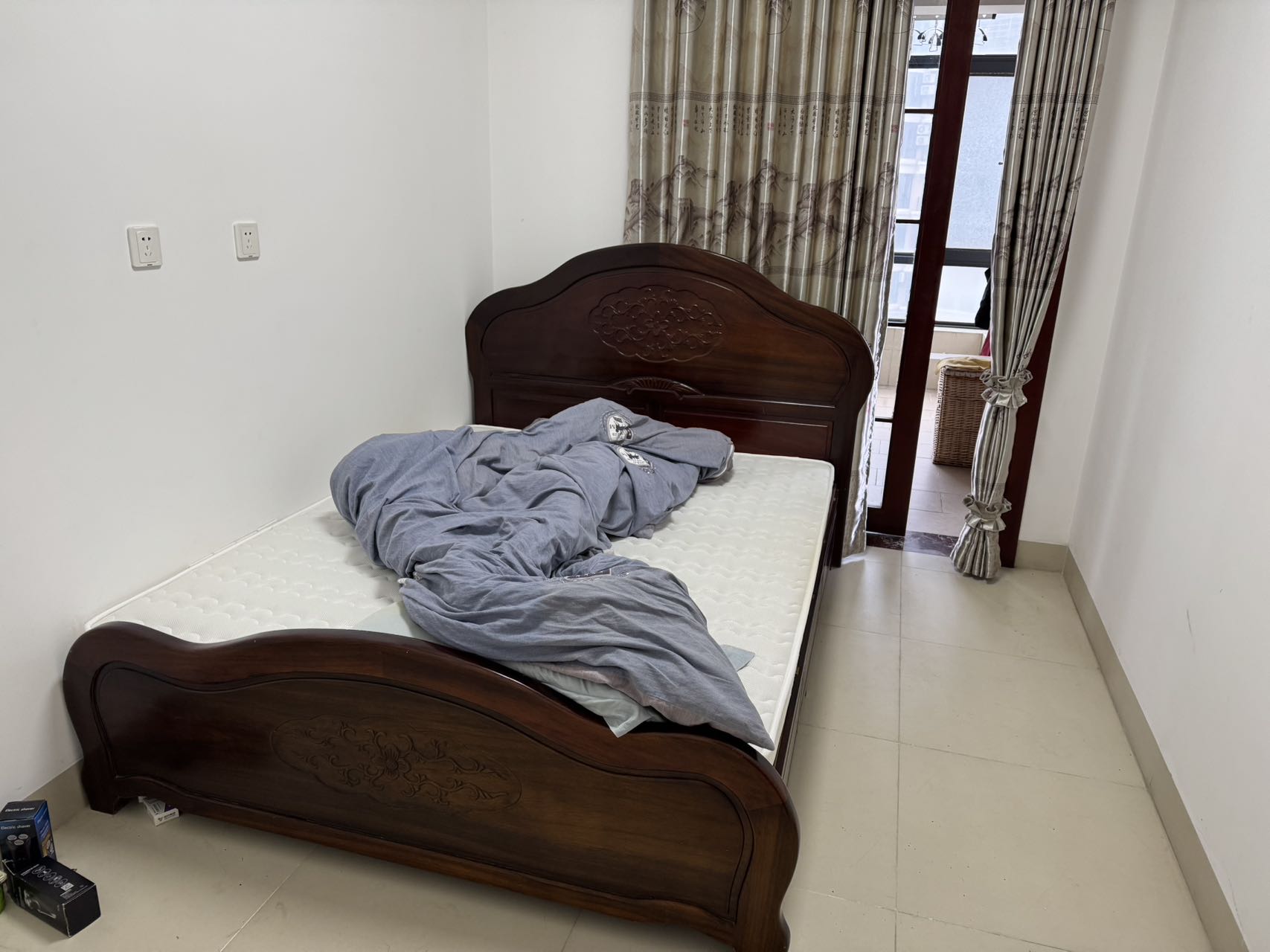 滨江帝景二期(三期) 4室2厅2卫 260.0万 滨江帝景二期(三期) 4室2厅2卫 260.0万室内图