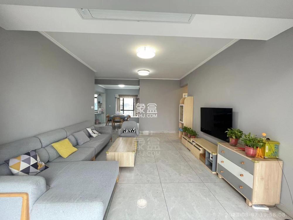 山水洲城华晨第一城 3室2厅2卫 2200.0元/月 山水洲城华晨第一城 3室2厅2卫 2200.0元/月室内图