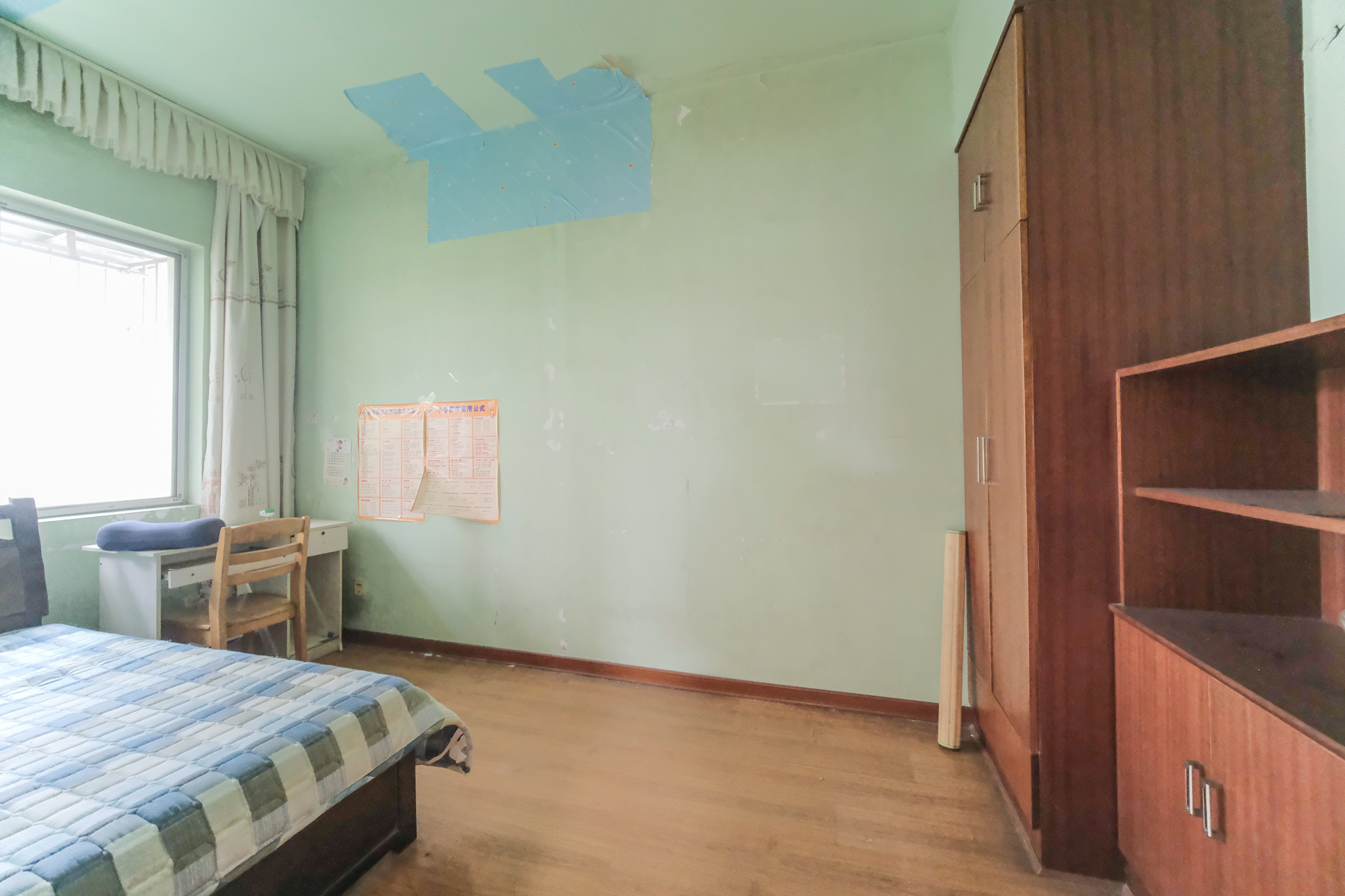 中南汽车世界 3室2厅2卫 35.8万 中南汽车世界 3室2厅2卫 35.8万卧室