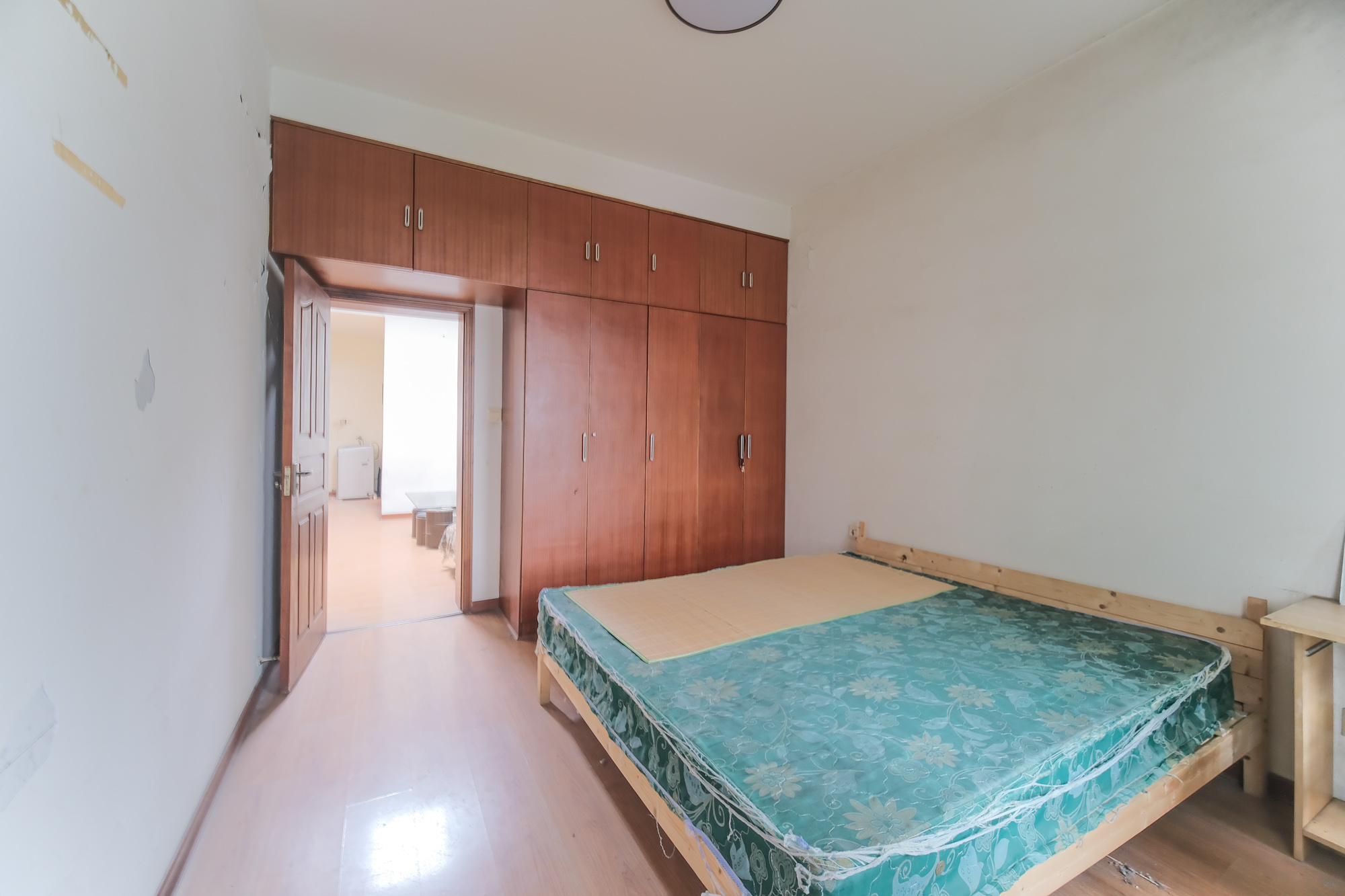 中南汽车世界 3室2厅2卫 35.8万 中南汽车世界 3室2厅2卫 35.8万卧室