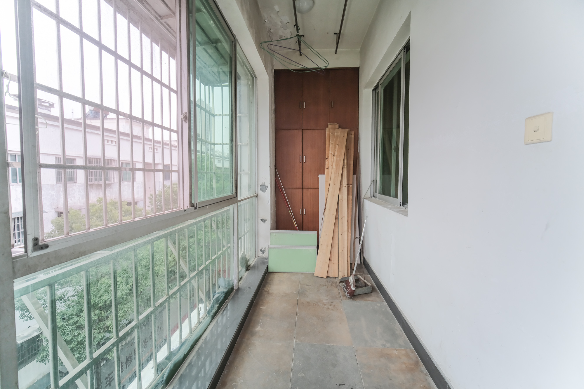 中南汽车世界 3室2厅2卫 35.8万 中南汽车世界 3室2厅2卫 35.8万阳台