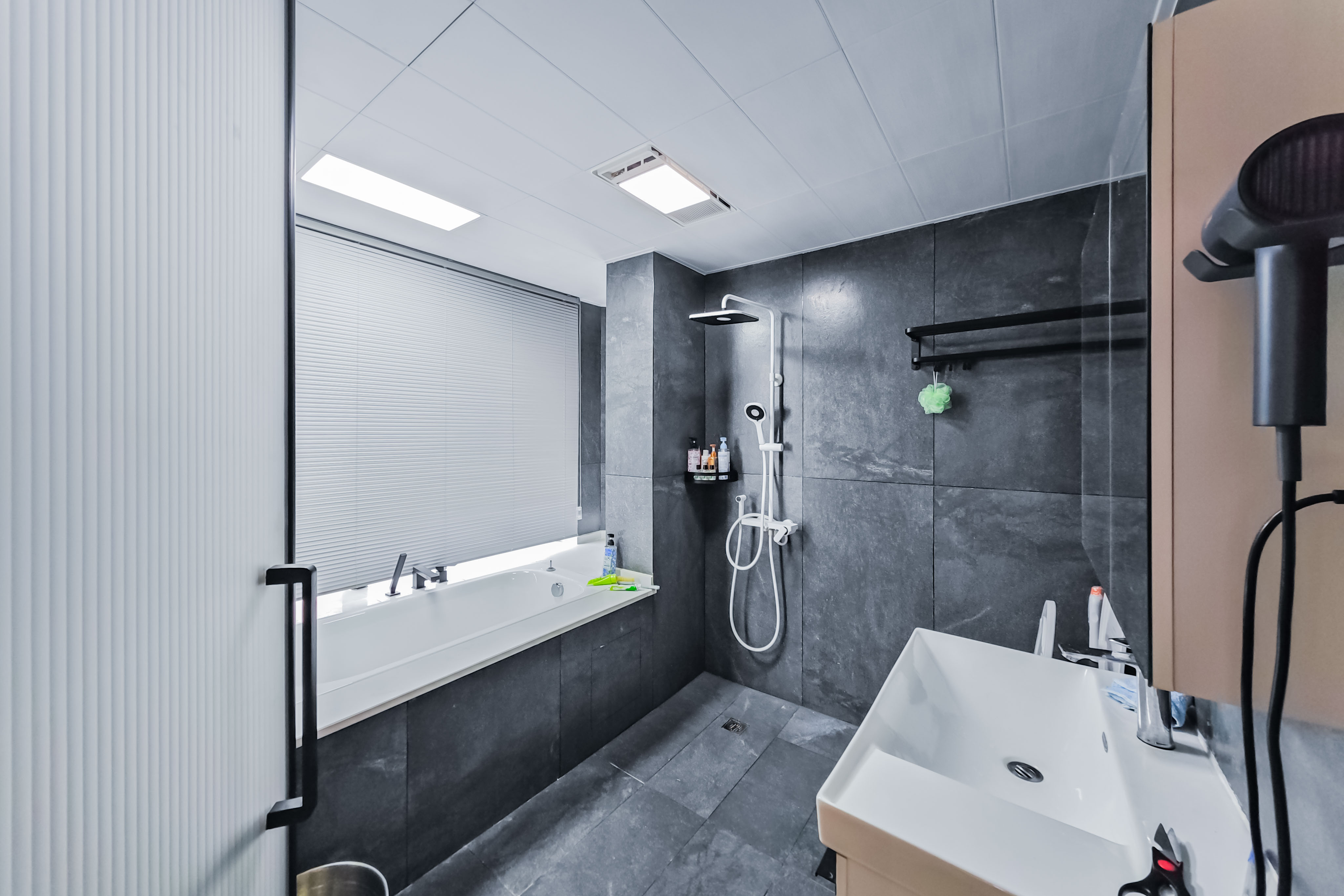 中城丽景香山园  3室2厅2卫    155.0万卫生间