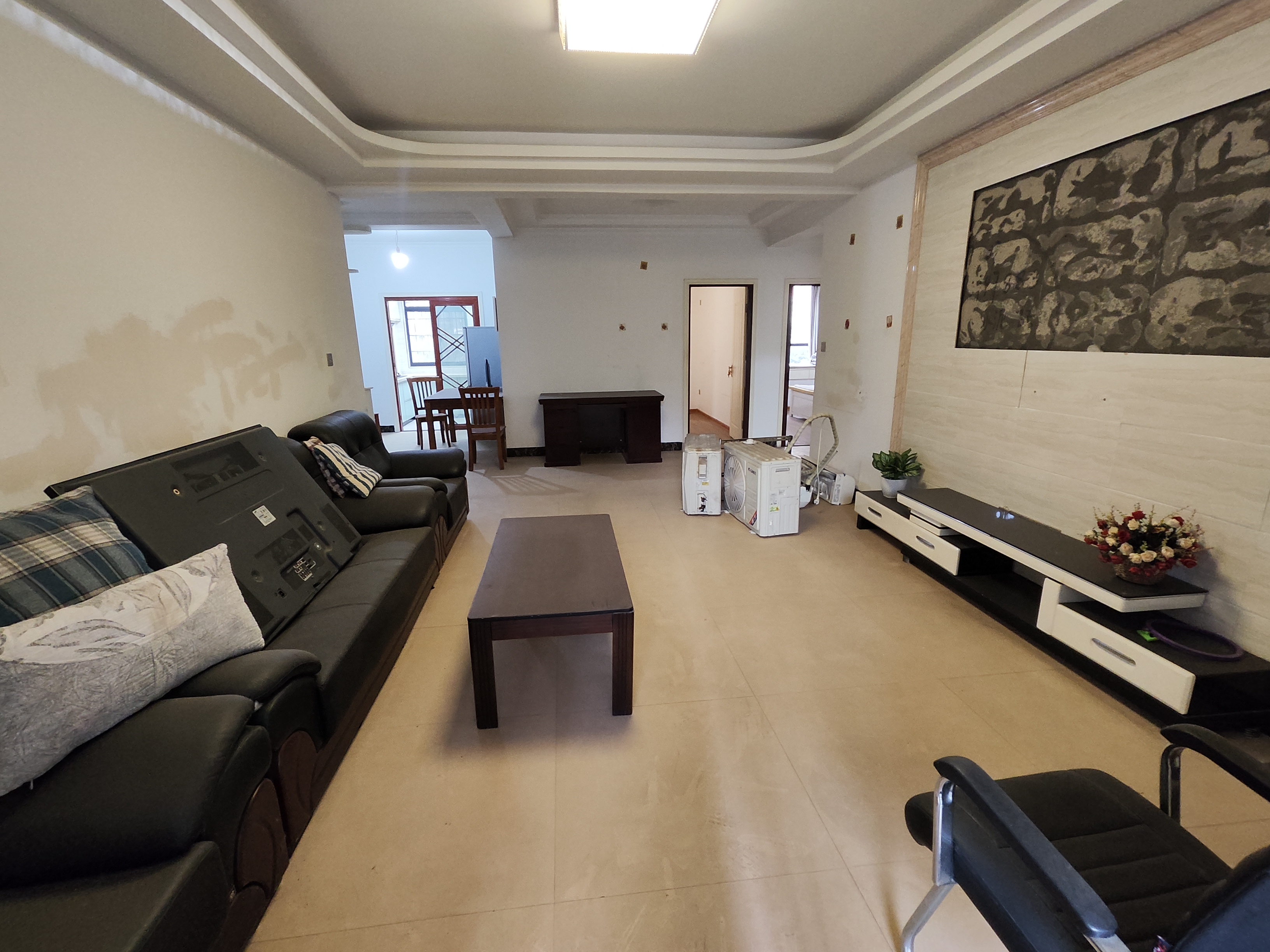 山水华庭 3室2厅2卫 1800.0元/月 山水华庭 3室2厅2卫 1800.0元/月室内图