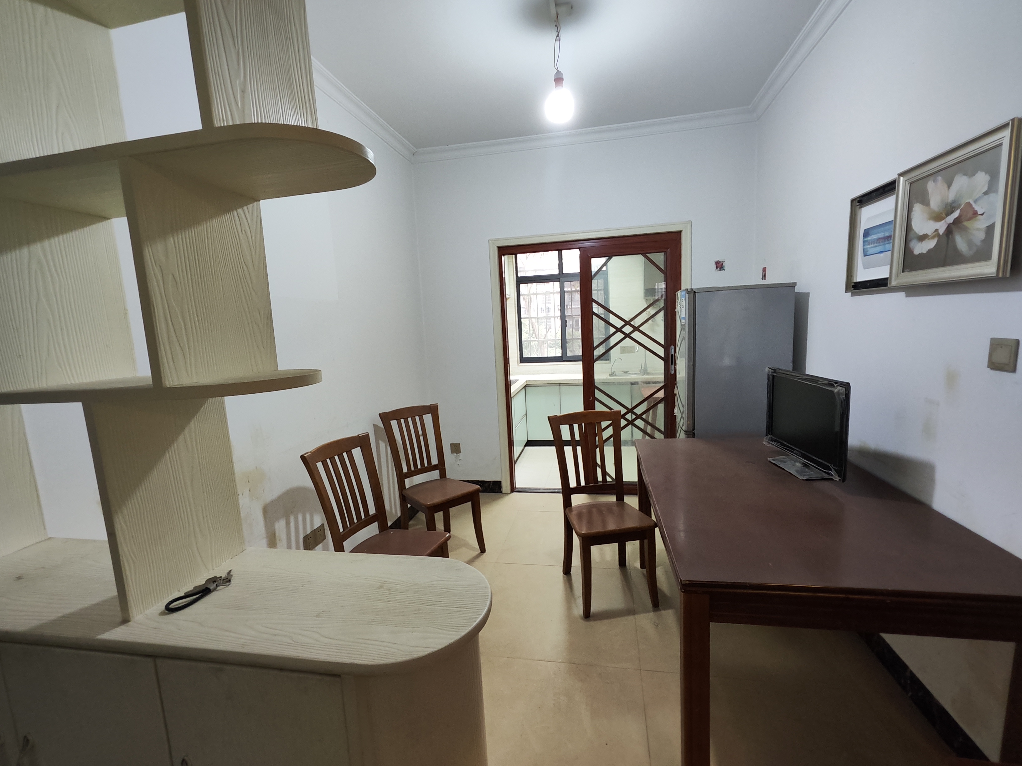 山水华庭 3室2厅2卫 1800.0元/月 山水华庭 3室2厅2卫 1800.0元/月室内图