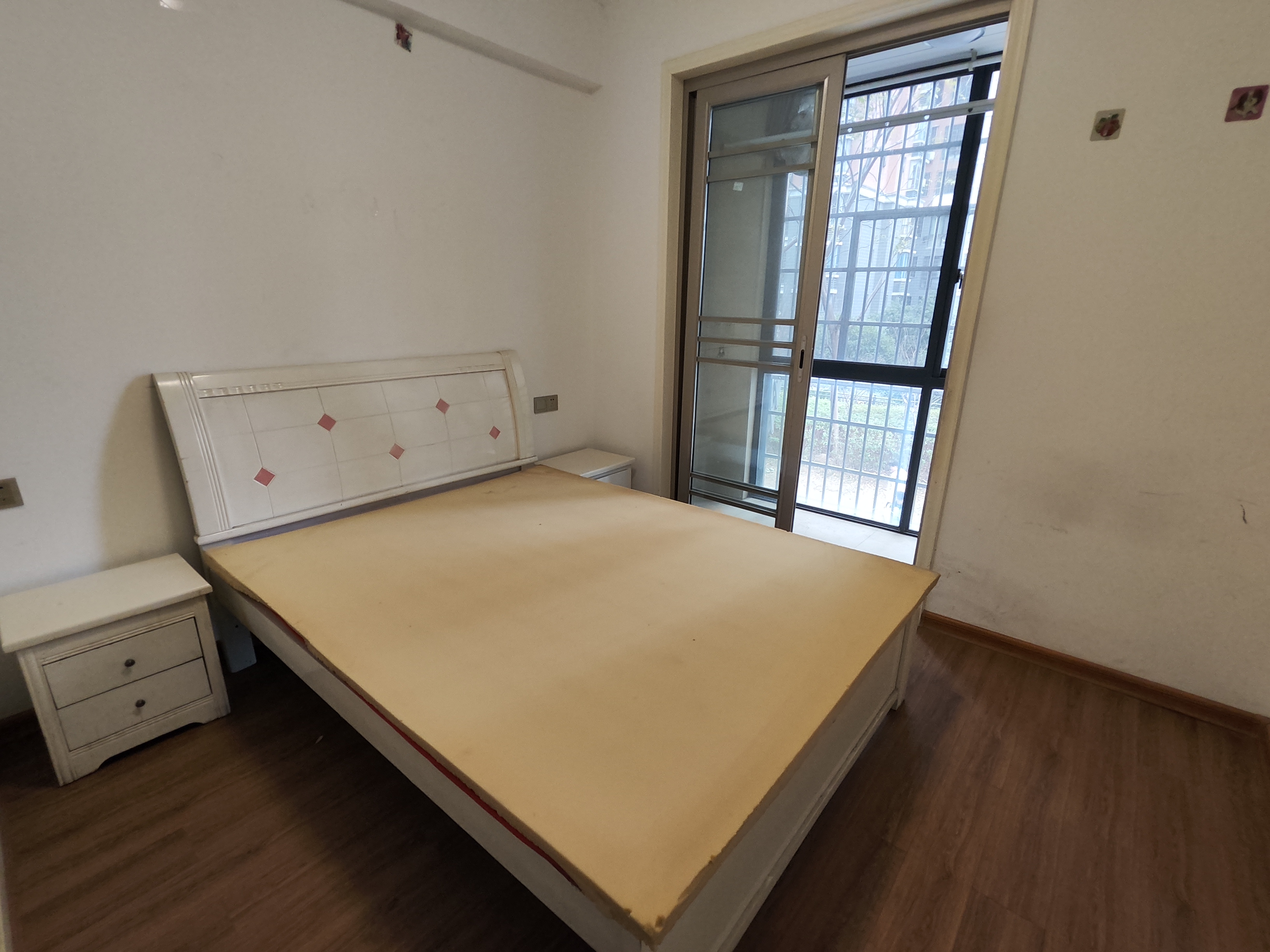 山水华庭 3室2厅2卫 1800.0元/月 山水华庭 3室2厅2卫 1800.0元/月室内图