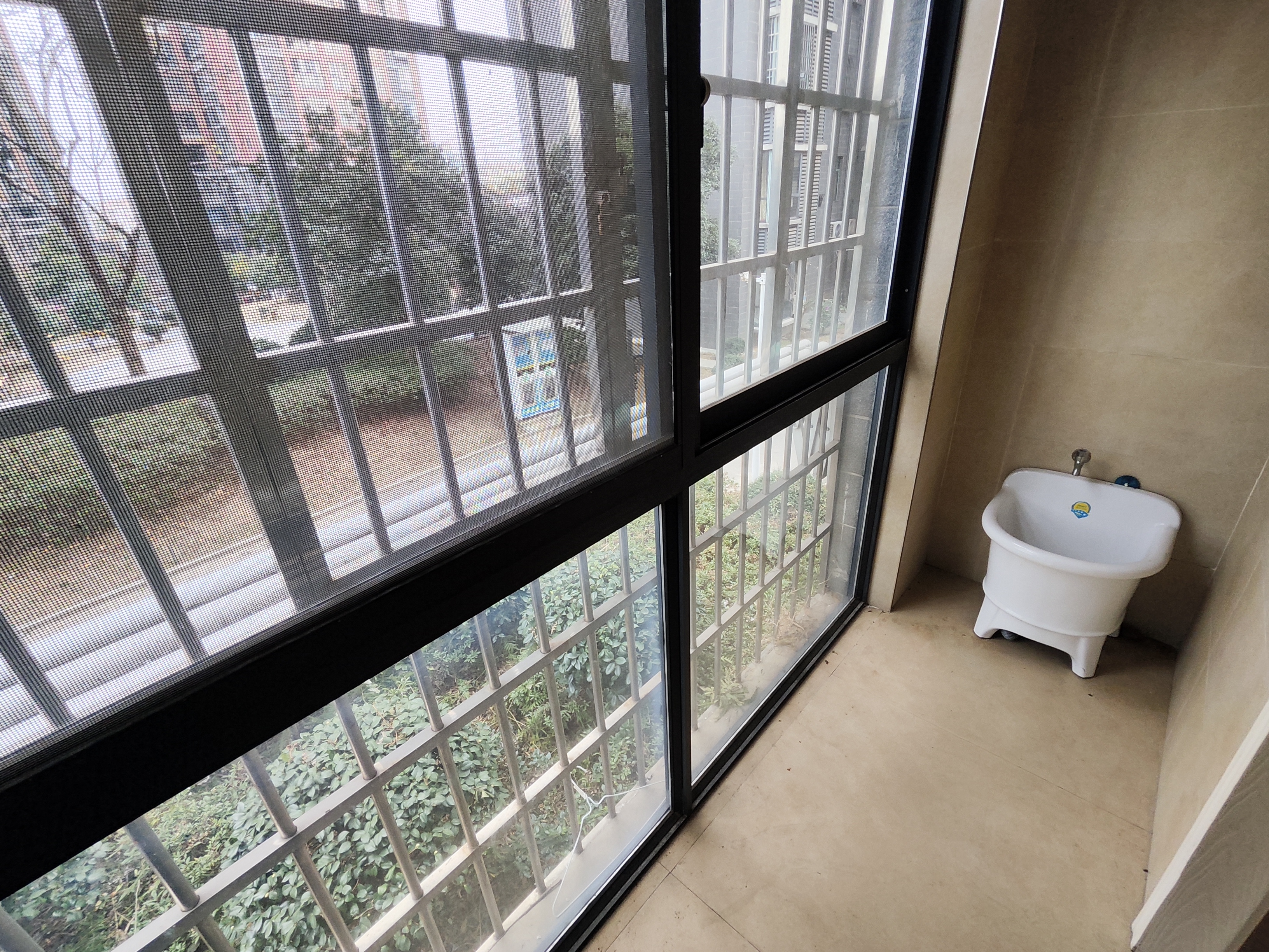 山水华庭 3室2厅2卫 1800.0元/月 山水华庭 3室2厅2卫 1800.0元/月室内图