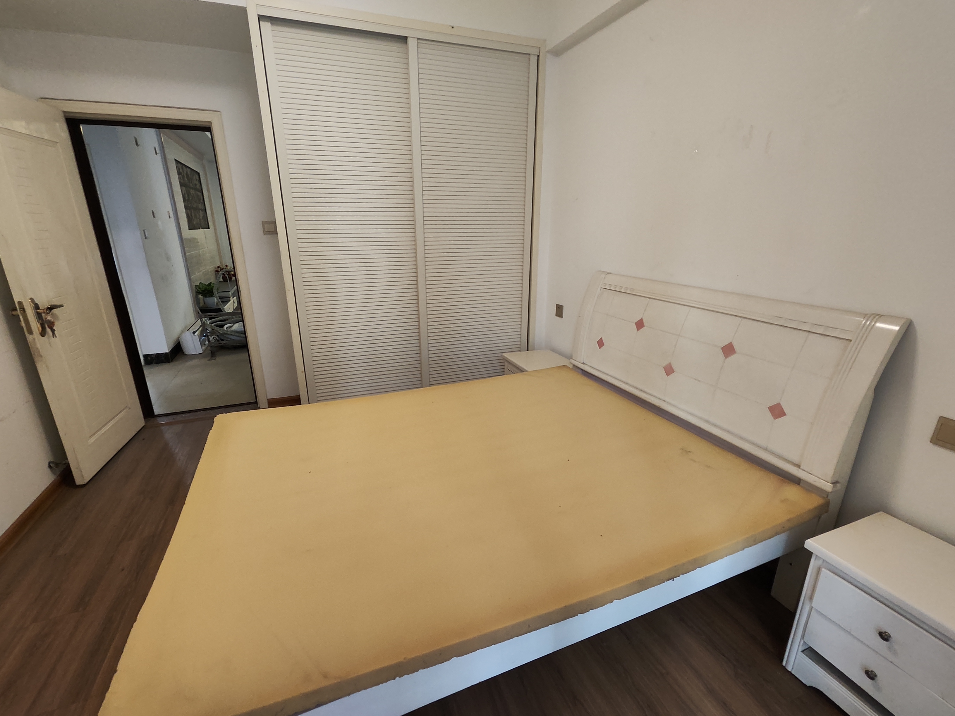 山水华庭 3室2厅2卫 1800.0元/月 山水华庭 3室2厅2卫 1800.0元/月室内图