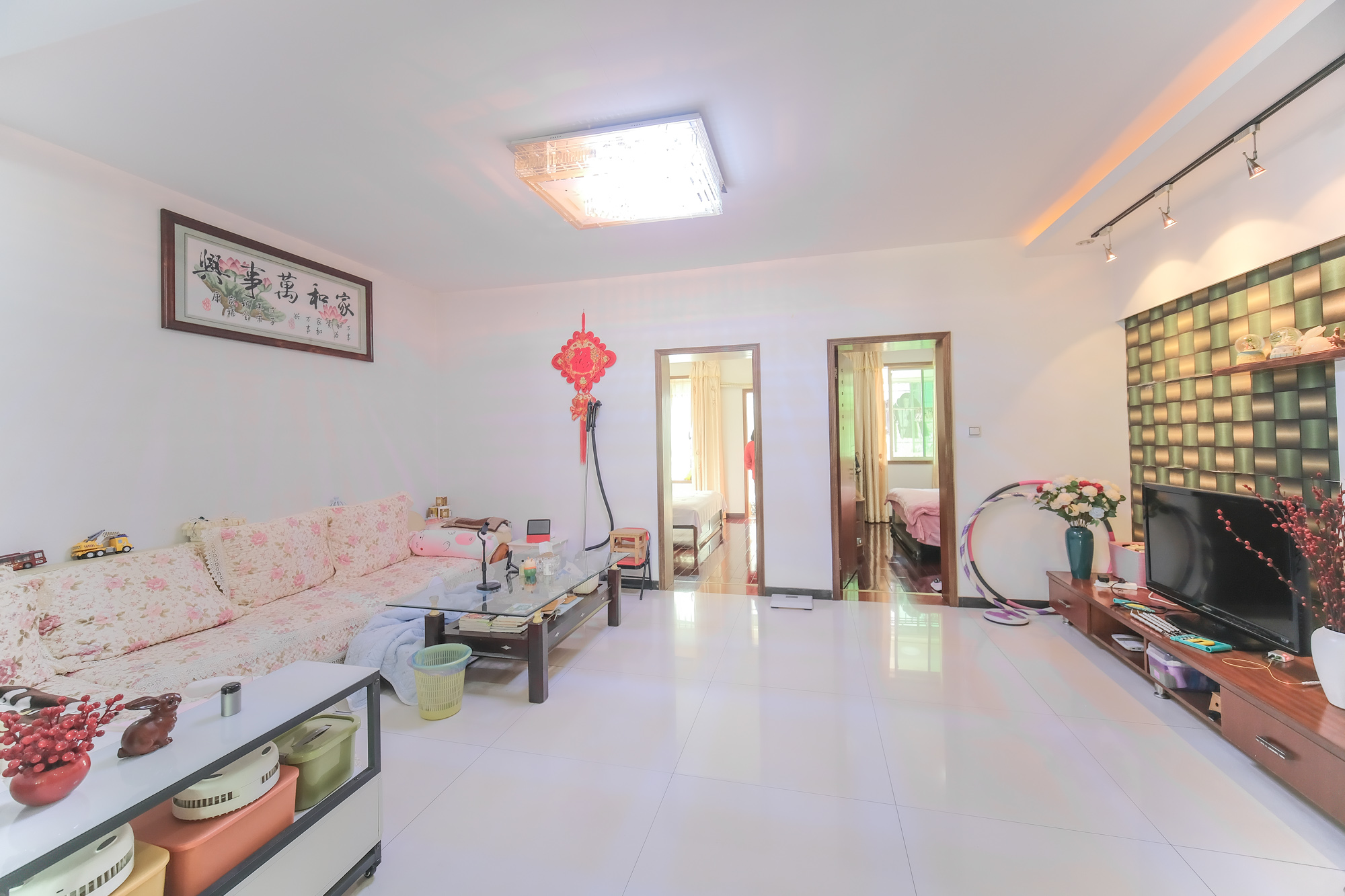 中南汽车世界 3室2厅2卫 40.0万 中南汽车世界 3室2厅2卫 40.0万客厅