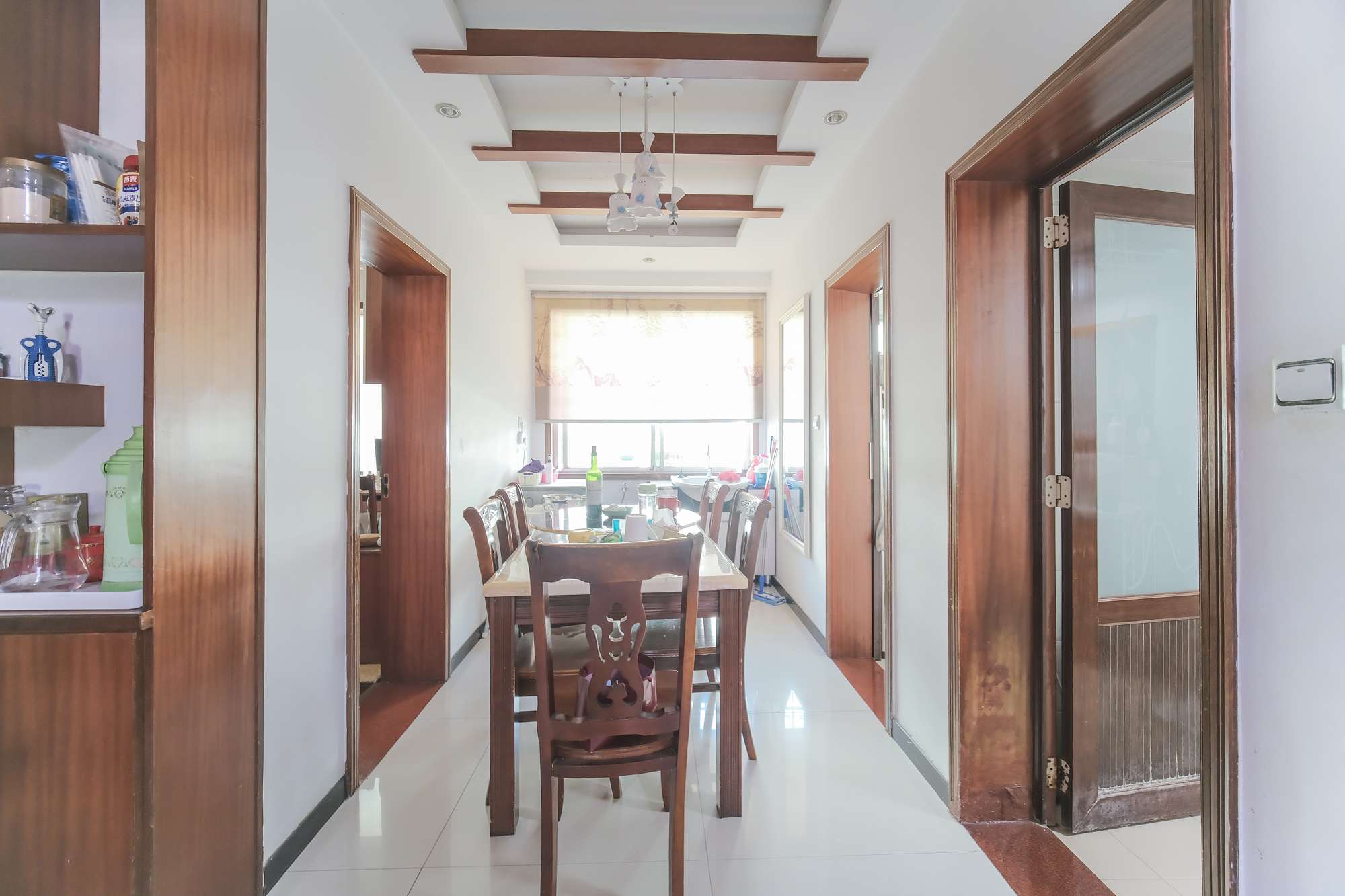 中南汽车世界 3室2厅2卫 40.0万 中南汽车世界 3室2厅2卫 40.0万客厅