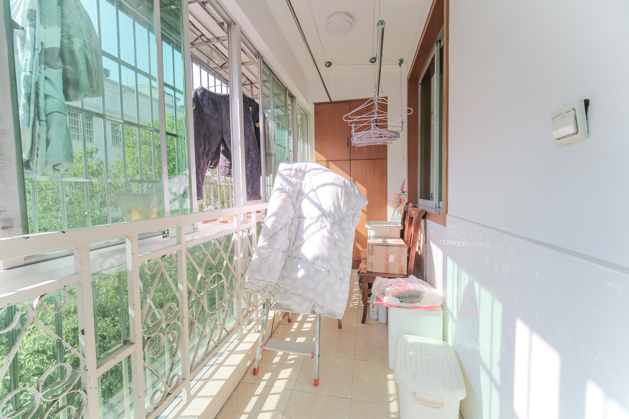 中南汽车世界 3室2厅2卫 40.0万 中南汽车世界 3室2厅2卫 40.0万阳台