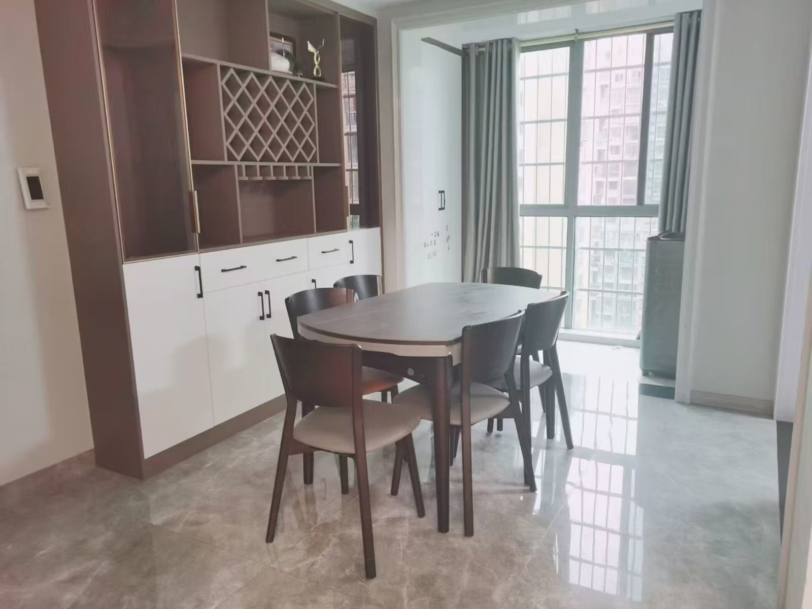 鹏利广场 3室2厅2卫 2300.0元/月 鹏利广场 3室2厅2卫 2300.0元/月室内图