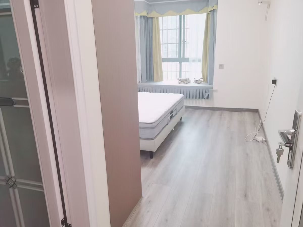 鹏利广场 3室2厅2卫 2300.0元/月 鹏利广场 3室2厅2卫 2300.0元/月室内图