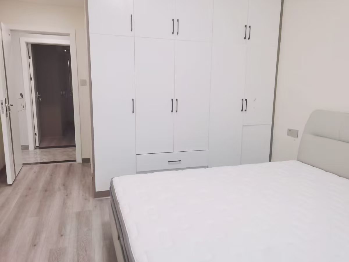 鹏利广场 3室2厅2卫 2300.0元/月 鹏利广场 3室2厅2卫 2300.0元/月室内图