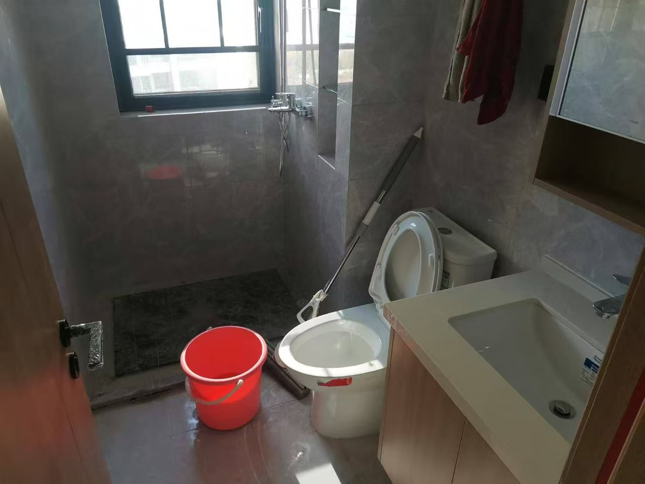 汉唐世家二期  3室2厅2卫   2600.00元/月室内图