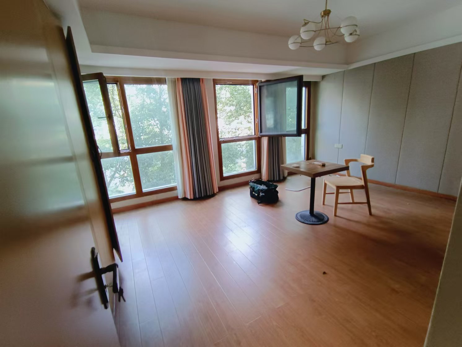 阳光100二期 1室1厅1卫 6500.0元/月 阳光100二期 1室1厅1卫 6500.0元/月室内图