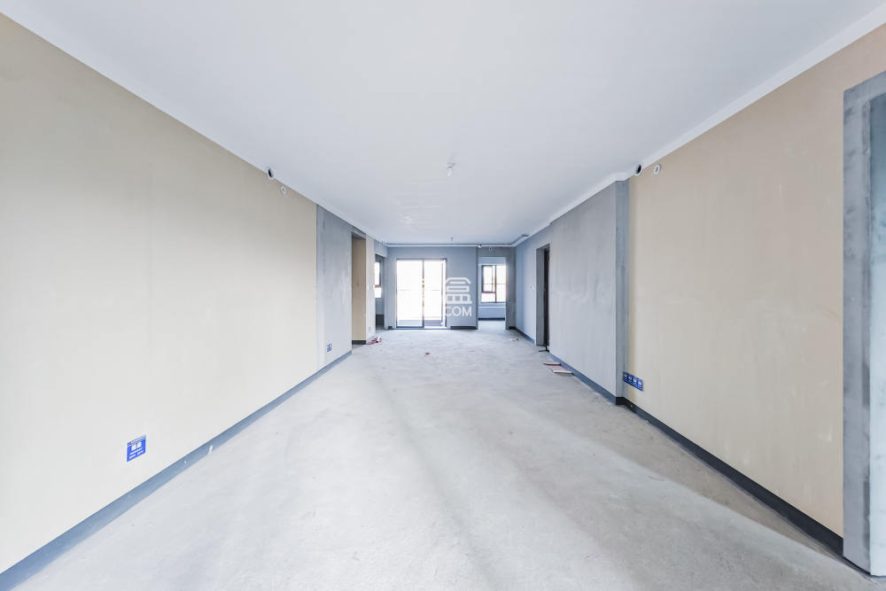 建发玖洲和玺  4室2厅2卫   135.00万
