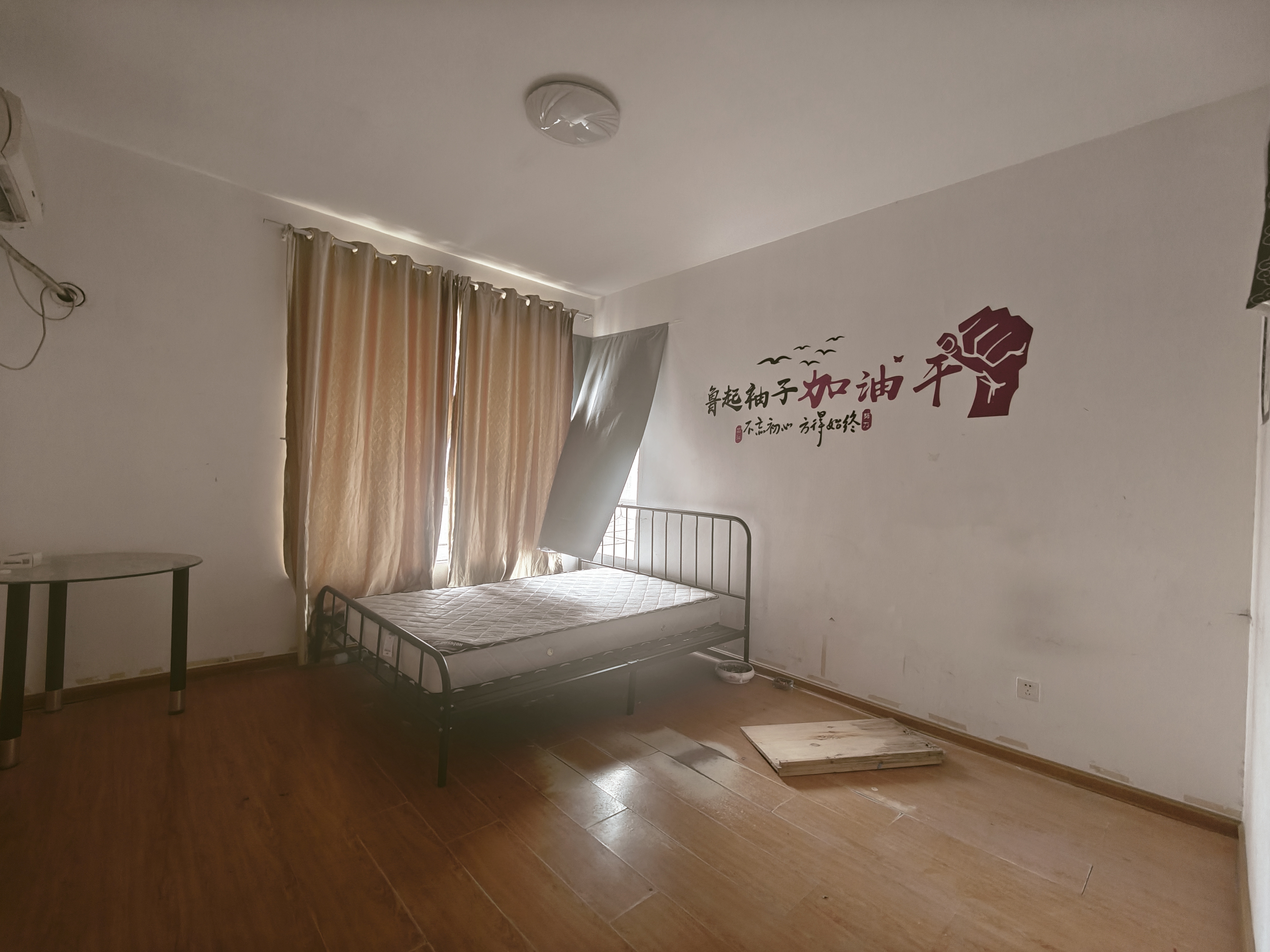 新城新世界一二三期  4室2厅2卫   2880.00元/月室内图