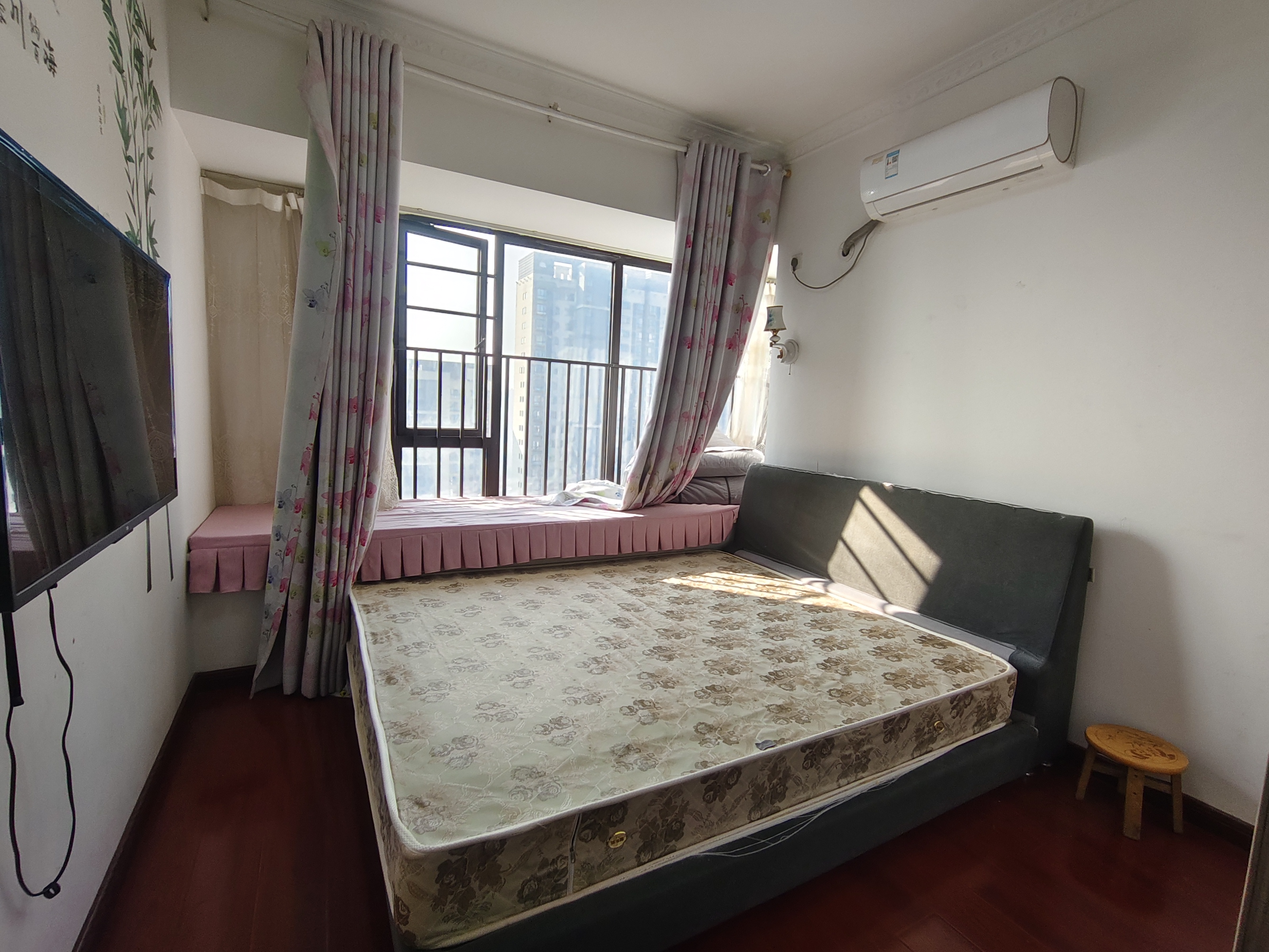 东部美的城 3室2厅1卫 1750.0元/月 东部美的城 3室2厅1卫 1750.0元/月室内图