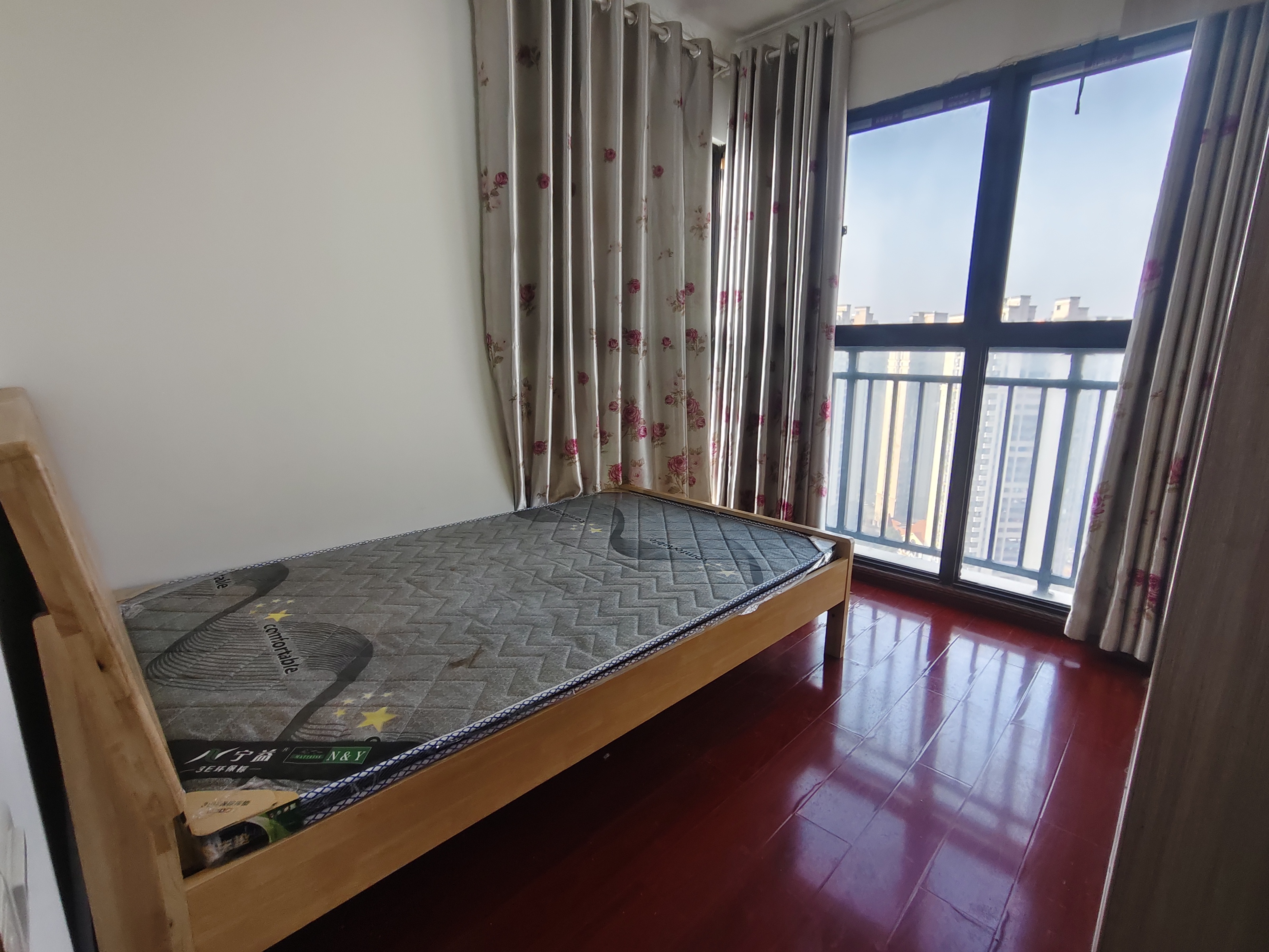 东部美的城 3室2厅1卫 1750.0元/月 东部美的城 3室2厅1卫 1750.0元/月室内图