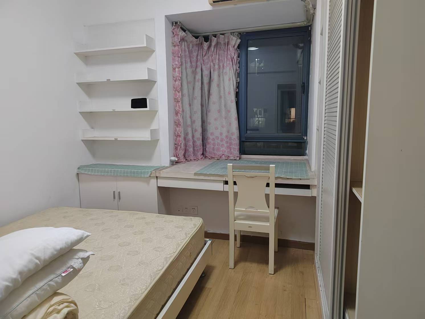 标志浪漫满屋（枫景公寓）  2室2厅1卫   1900.00元/月室内图