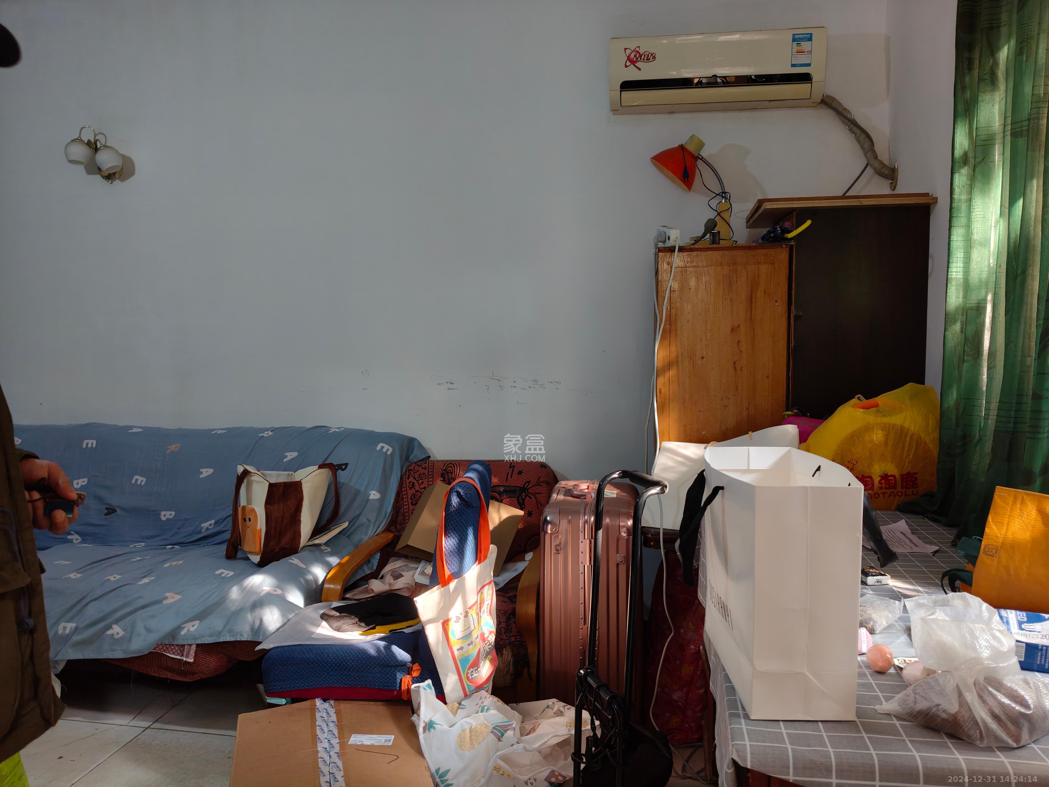 中建五局信和苑二区 1室1厅1卫 800.0元/月 中建五局信和苑二区 1室1厅1卫 800.0元/月室内图