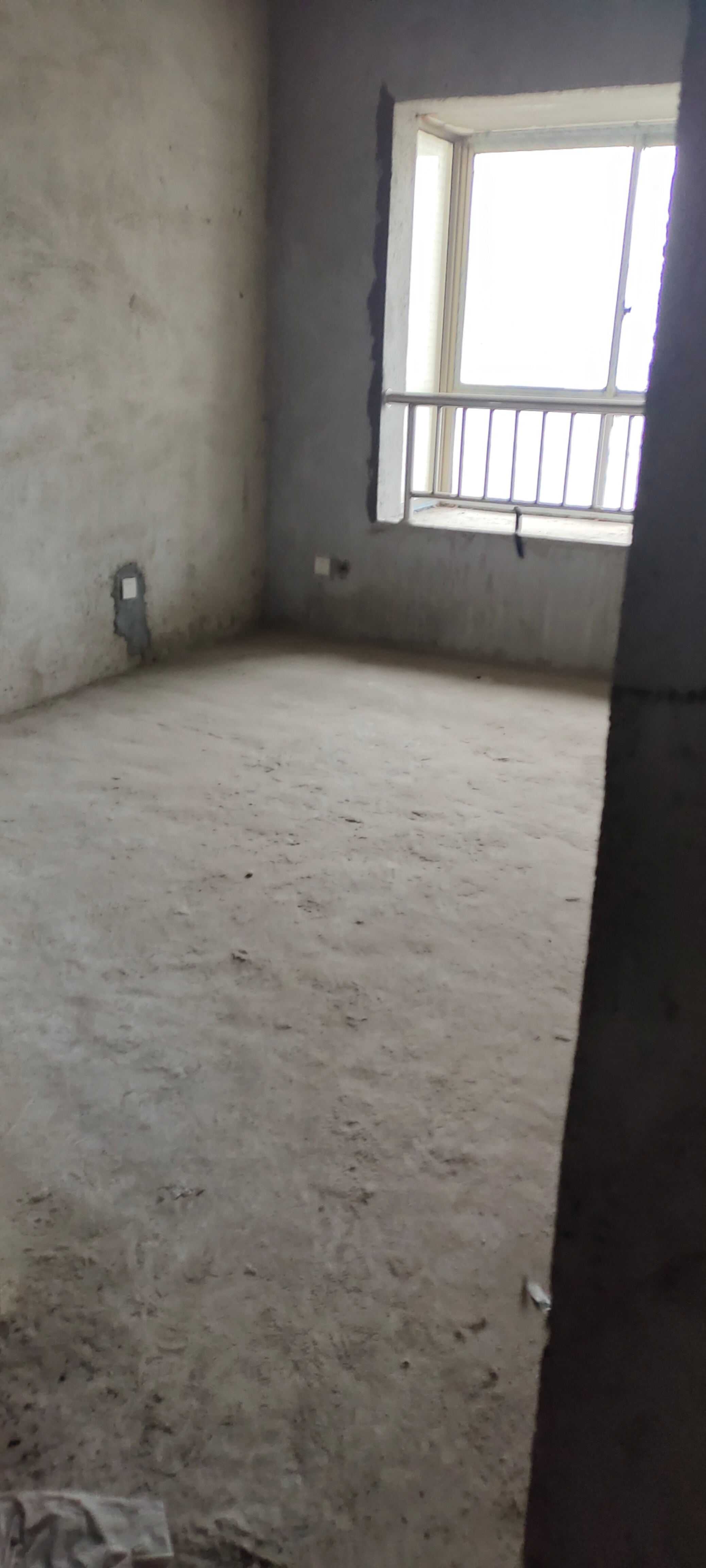 财苑小区 4室2厅2卫 153.0万 财苑小区 4室2厅2卫 153.0万客厅