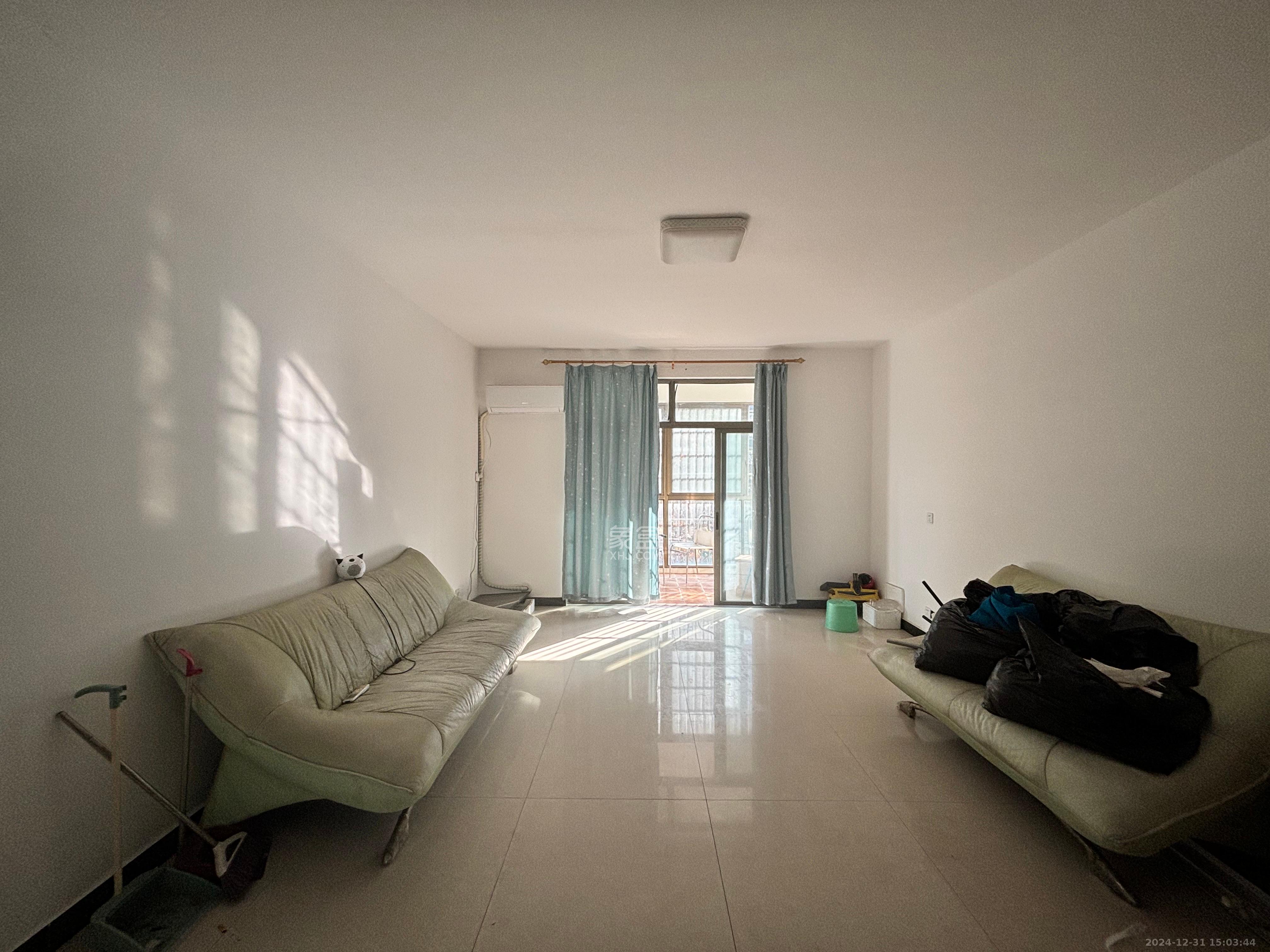 南苑小区 3室2厅2卫 2300.0元/月 南苑小区 3室2厅2卫 2300.0元/月室内图