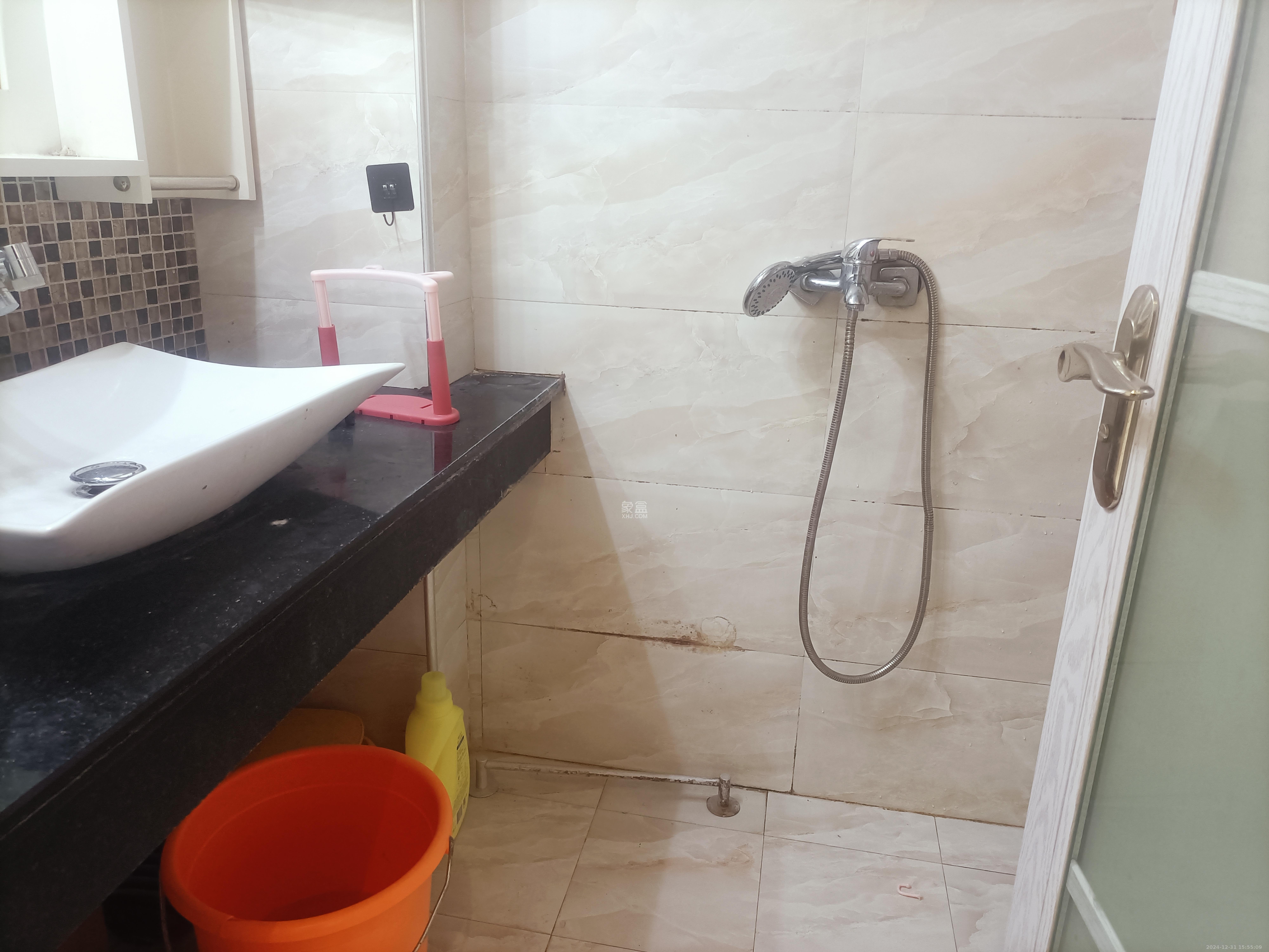 旭辉华庭 3室2厅2卫 2500.0元/月 旭辉华庭 3室2厅2卫 2500.0元/月室内图