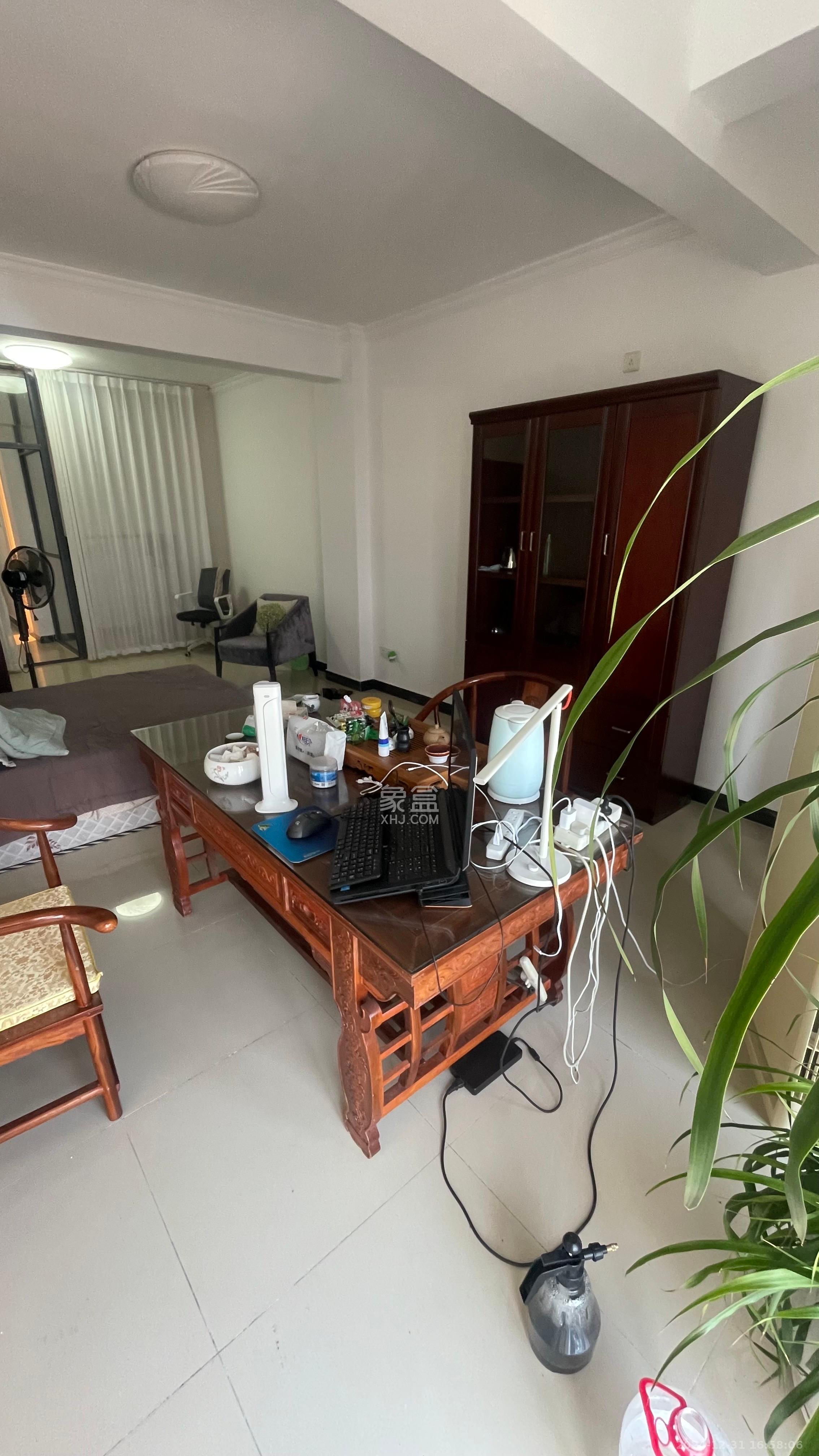 星大峰汇商务楼 1室1厅1卫 1500.0元/月 星大峰汇商务楼 1室1厅1卫 1500.0元/月室内图