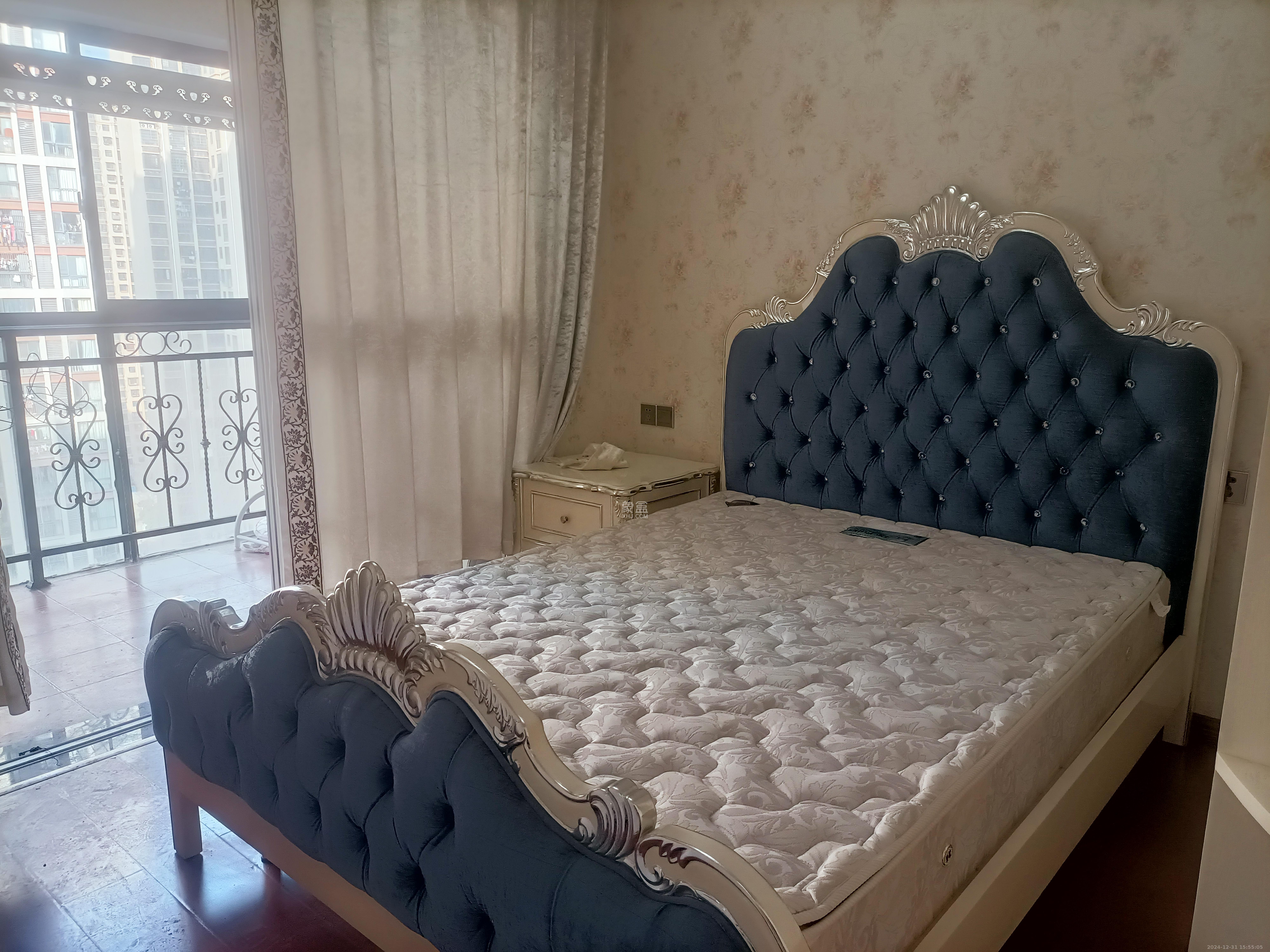 旭辉华庭 3室2厅2卫 2500.0元/月 旭辉华庭 3室2厅2卫 2500.0元/月室内图