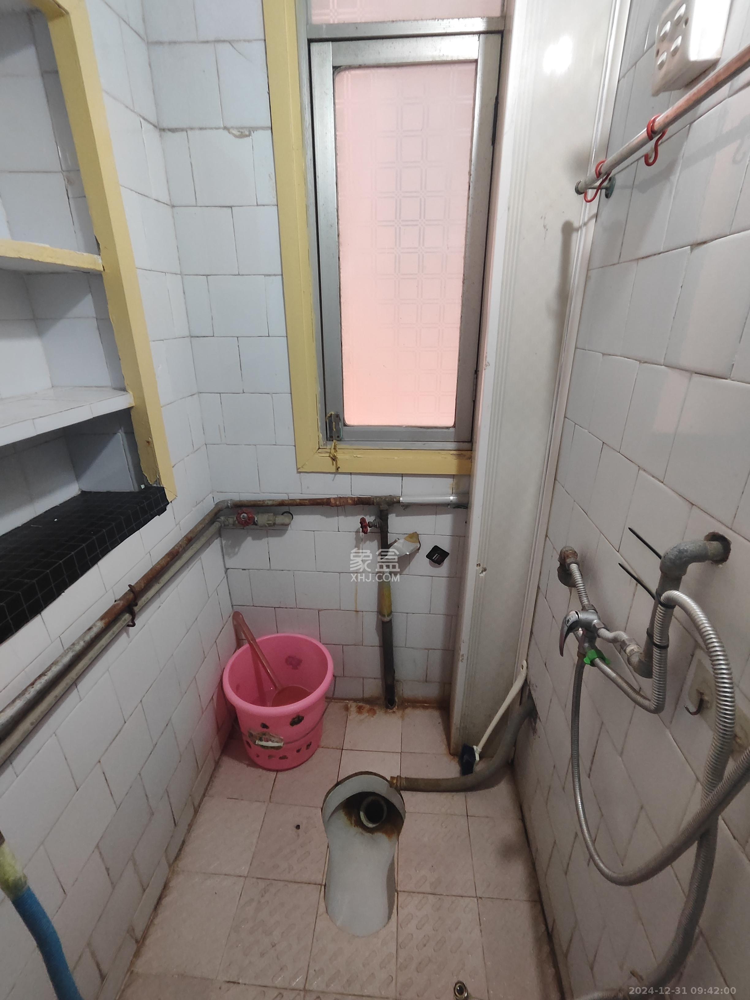 营盘街社区  2室1厅1卫   1700.00元/月室内图