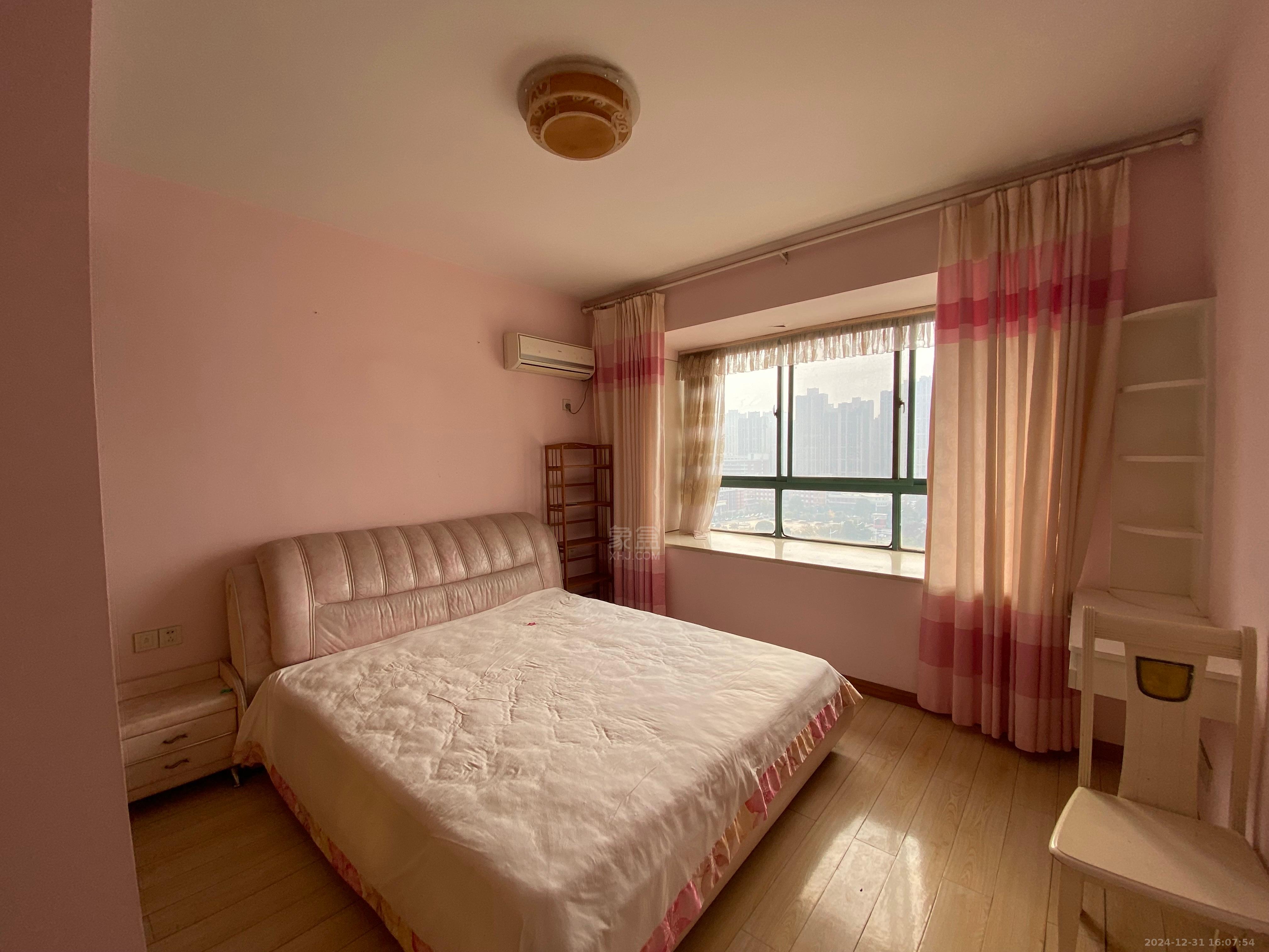 共和城 3室2厅1卫 2000.0元/月 共和城 3室2厅1卫 2000.0元/月室内图