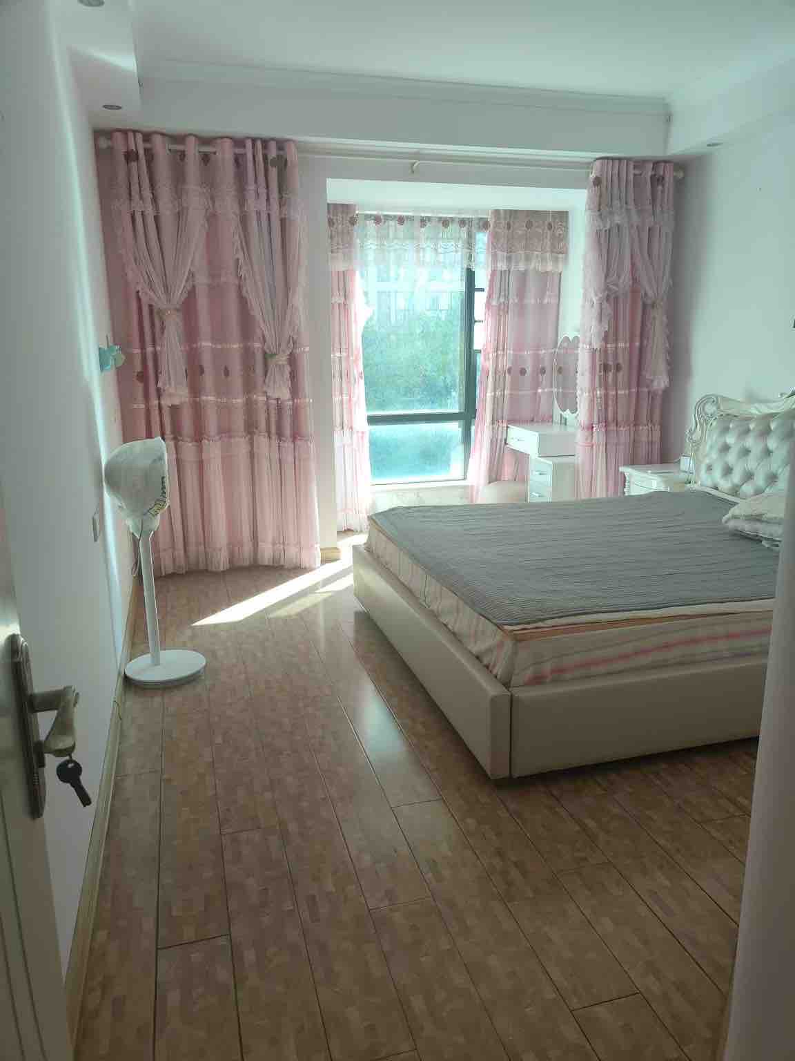 檀香山 4室2厅2卫 2000.0元/月 檀香山 4室2厅2卫 2000.0元/月室内图