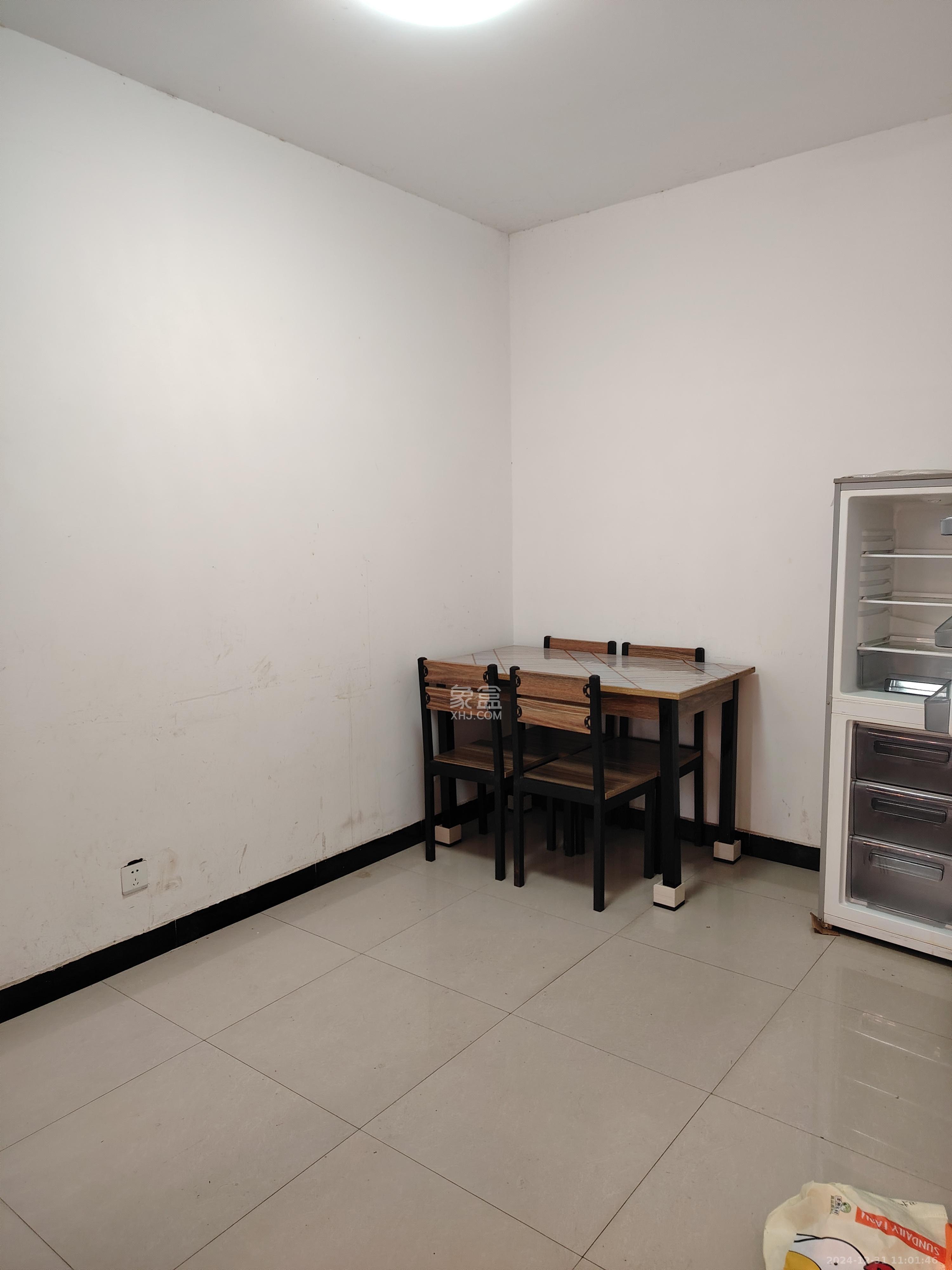 泊林晶城 2室2厅1卫 1600.0元/月 泊林晶城 2室2厅1卫 1600.0元/月室内图