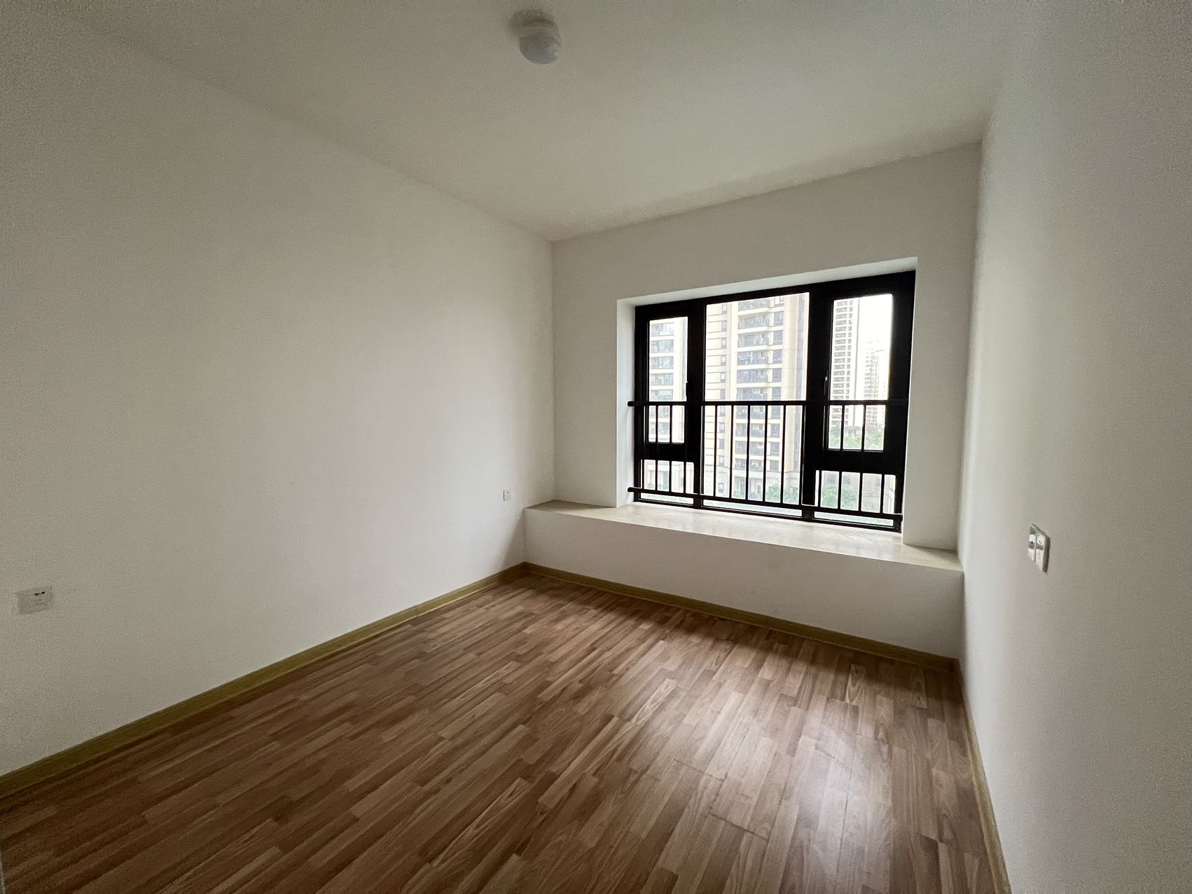 融创海口一号 3室2厅2卫 220.0万 融创海口一号 3室2厅2卫 220.0万客厅